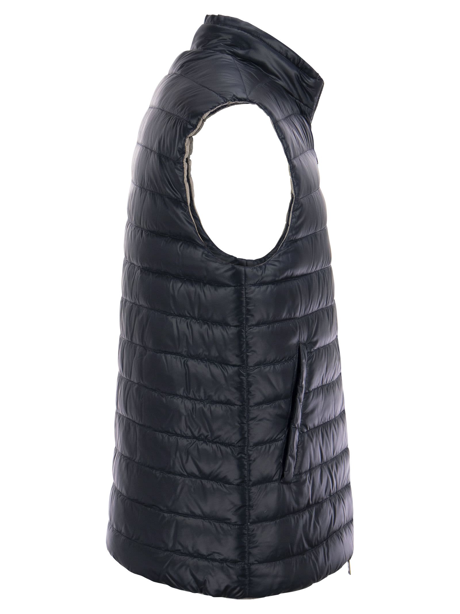 【関税＆送料込み】Herno Black Reversible Sleeveless Vest W Herno Reversible Vest. | italist