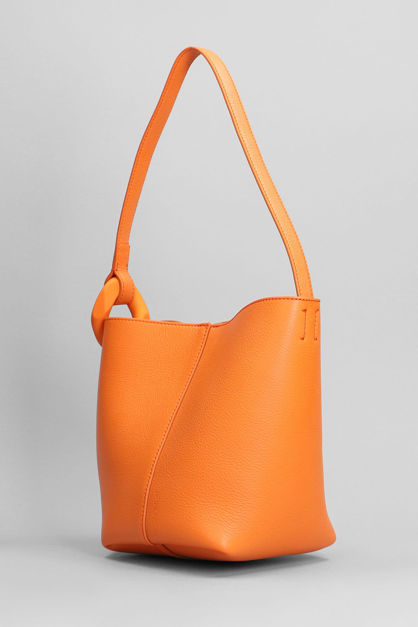 JW ANDERSON フラット＆ハレリナシュス J.W. Anderson Corner Shoulder Bag In Orange Leather