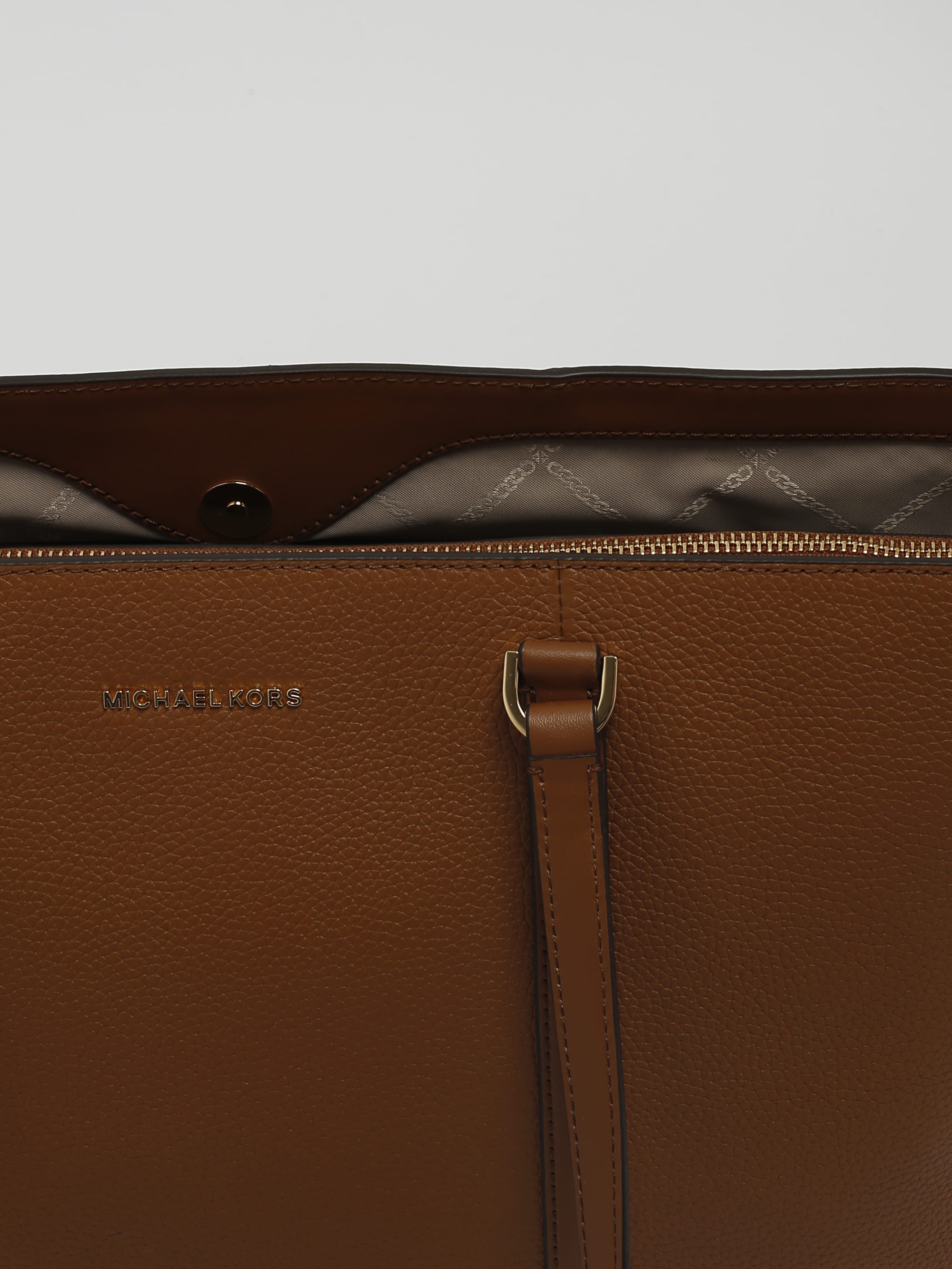 【送料&関税込】Michael Kors Temple Shoulder Bag Michael Kors Temple Shoulder Bag | italist