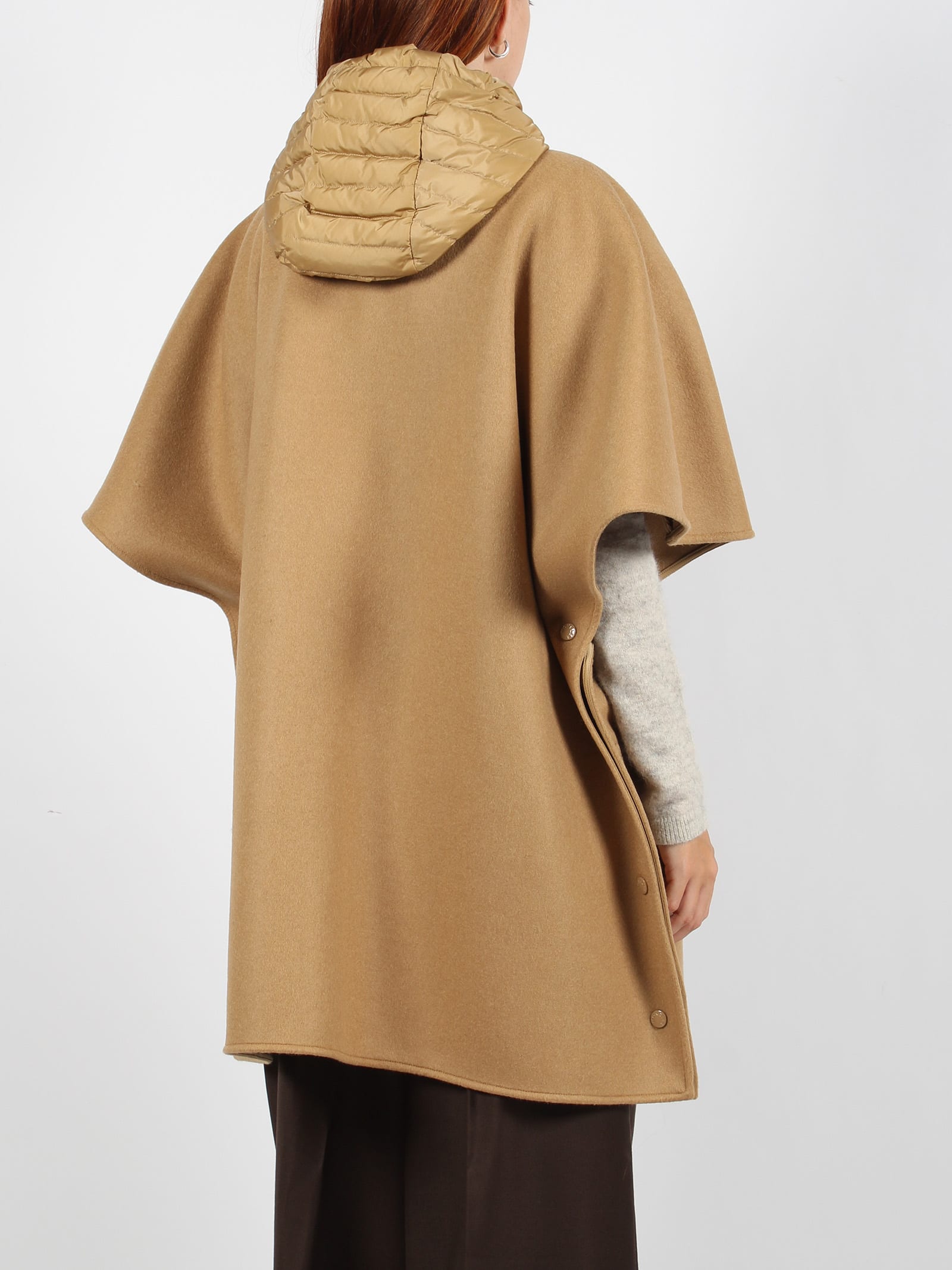 ポンチョ・ケープ Moncler Hooded Wool Cape MONCLER | Quilted Hooded Zip Up Cape | Women | Lane Crawford
