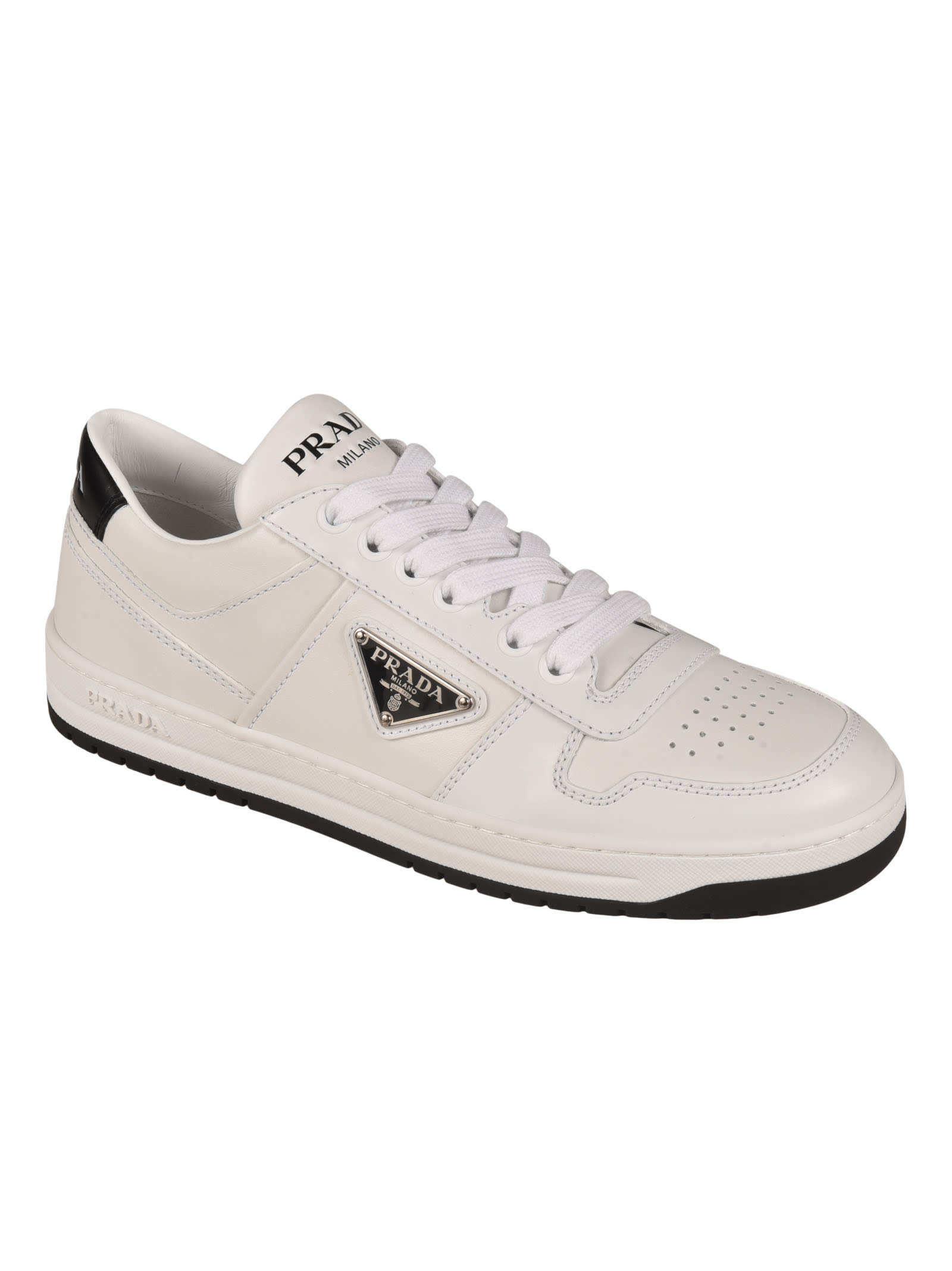 Prada Logo Plaque Sneakers スニーカー ベージュ【関税送料込】 Prada Logo Plaque Perforated Sneakers | italist