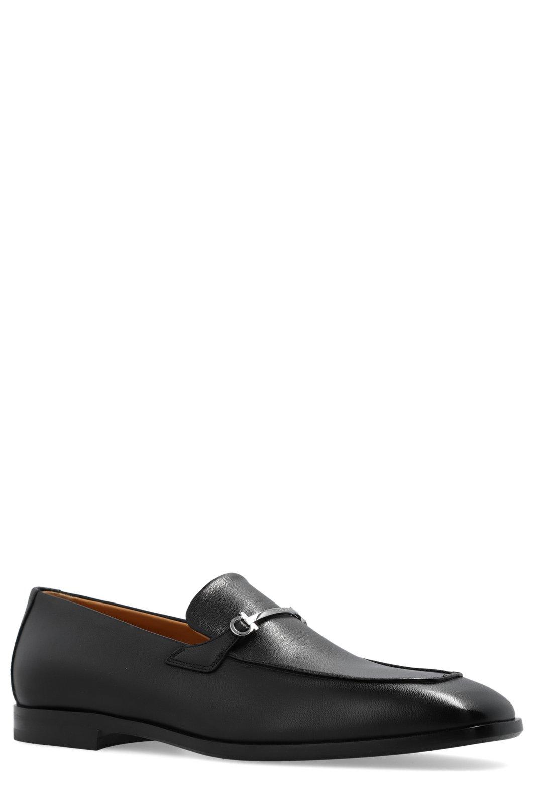 FERRAGAMO 771340OPTICWHITE 関税送料込 Moccasin with signature - Men | Ferragamo