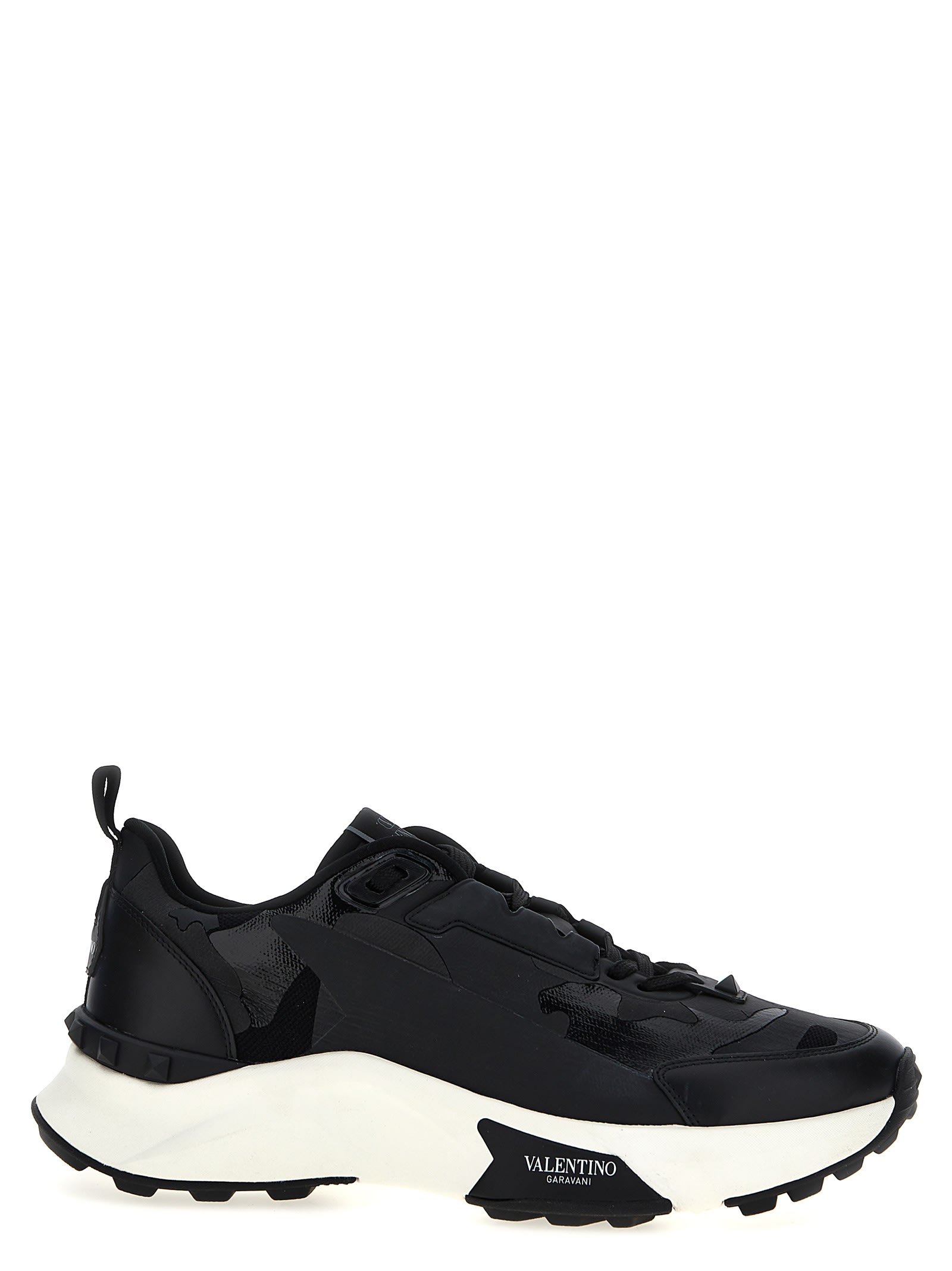 【VALENTINO】TRUE ACT SNEAKERS Valentino Garavani Men's True Act Mesh and Leather Runner