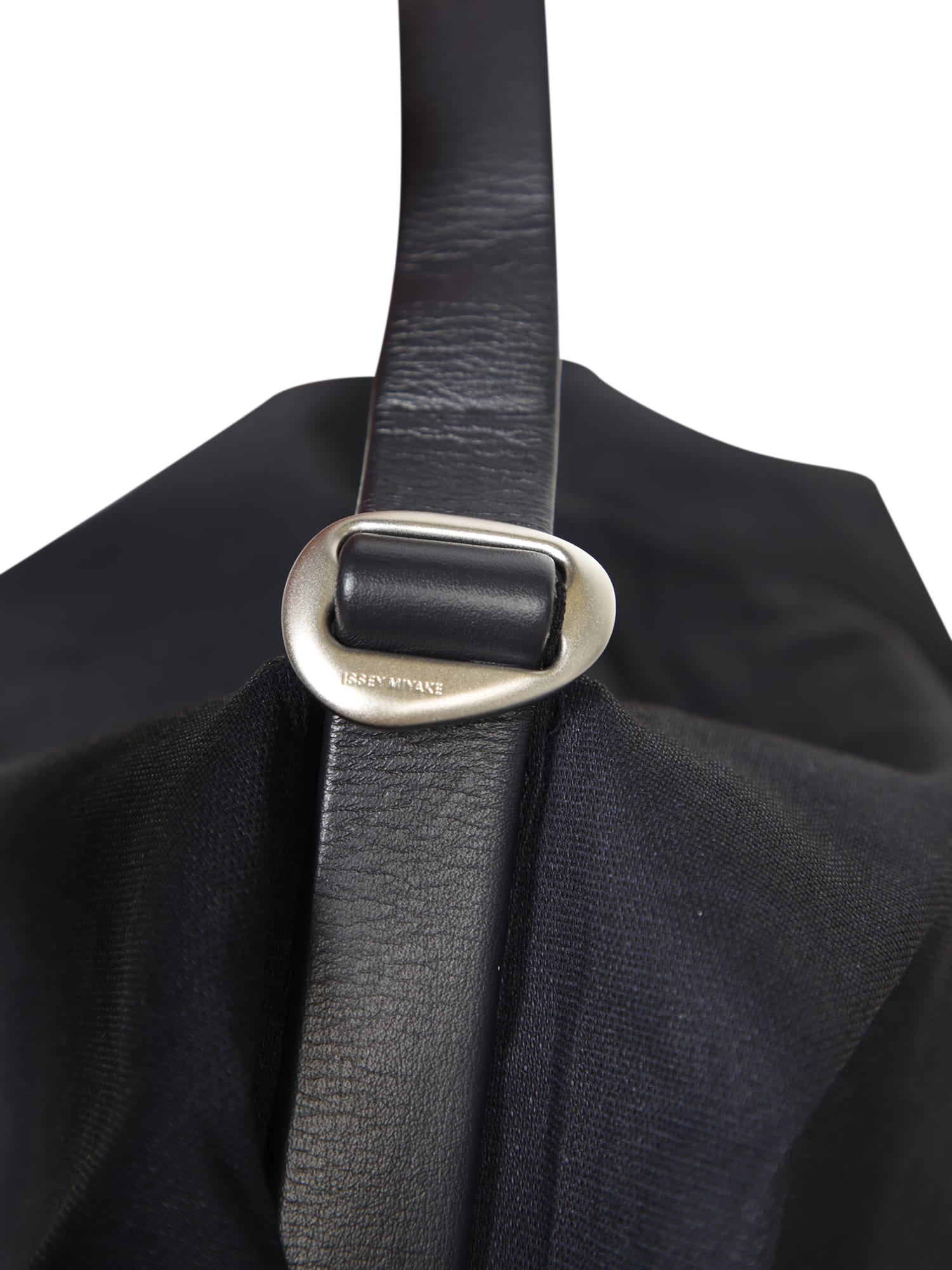 【送料&関税込】Issey Miyake Enclothe Square Blue Bag Issey Miyake Enveloping Square Bag - Blue | Garmentory