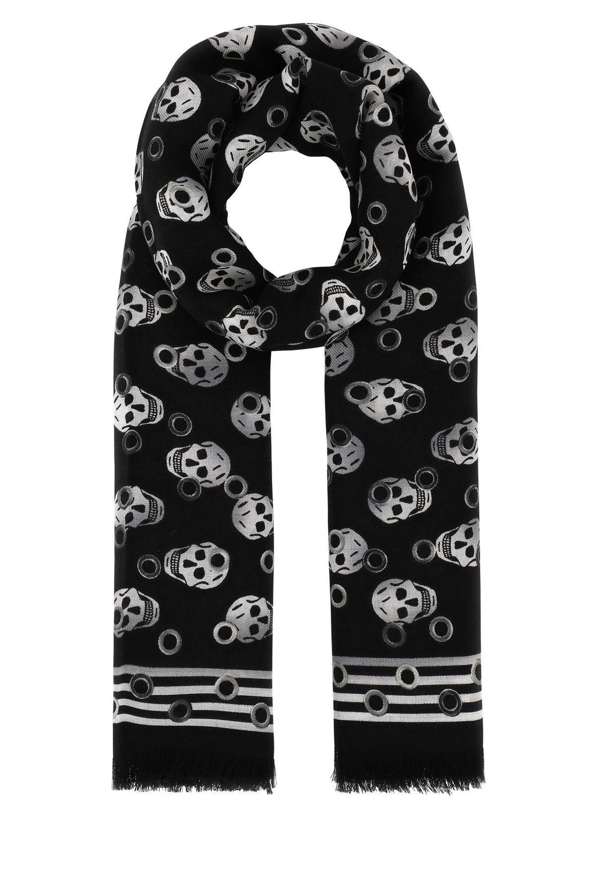 【送料&関税込】Alexander McQueen Printed Wool Scarf NWT Alexander McQueen $550 Large Wool-Silk Scark Scarf