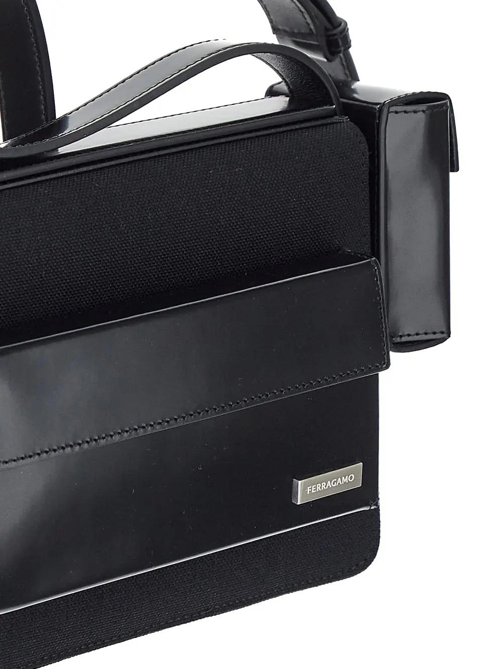 フェラガモ マルチポケット バケットパック Ferragamo Multi-pocket Crossbody Bag | italist