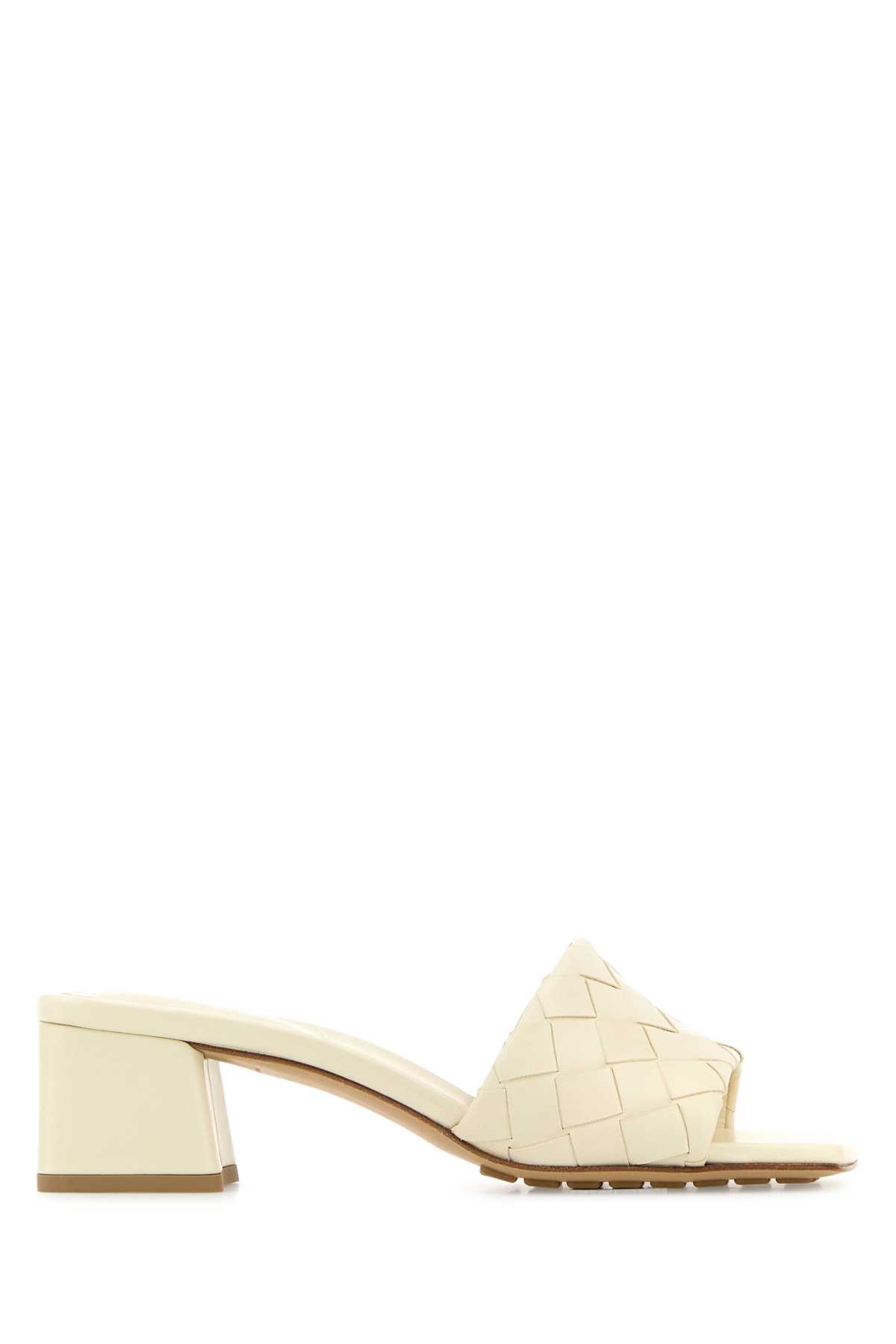 サンダル・ミュール BOTTEGA VENETA Ivory leather Parco slippers Bottega Veneta Ivory Leather Parco Slippers | italist