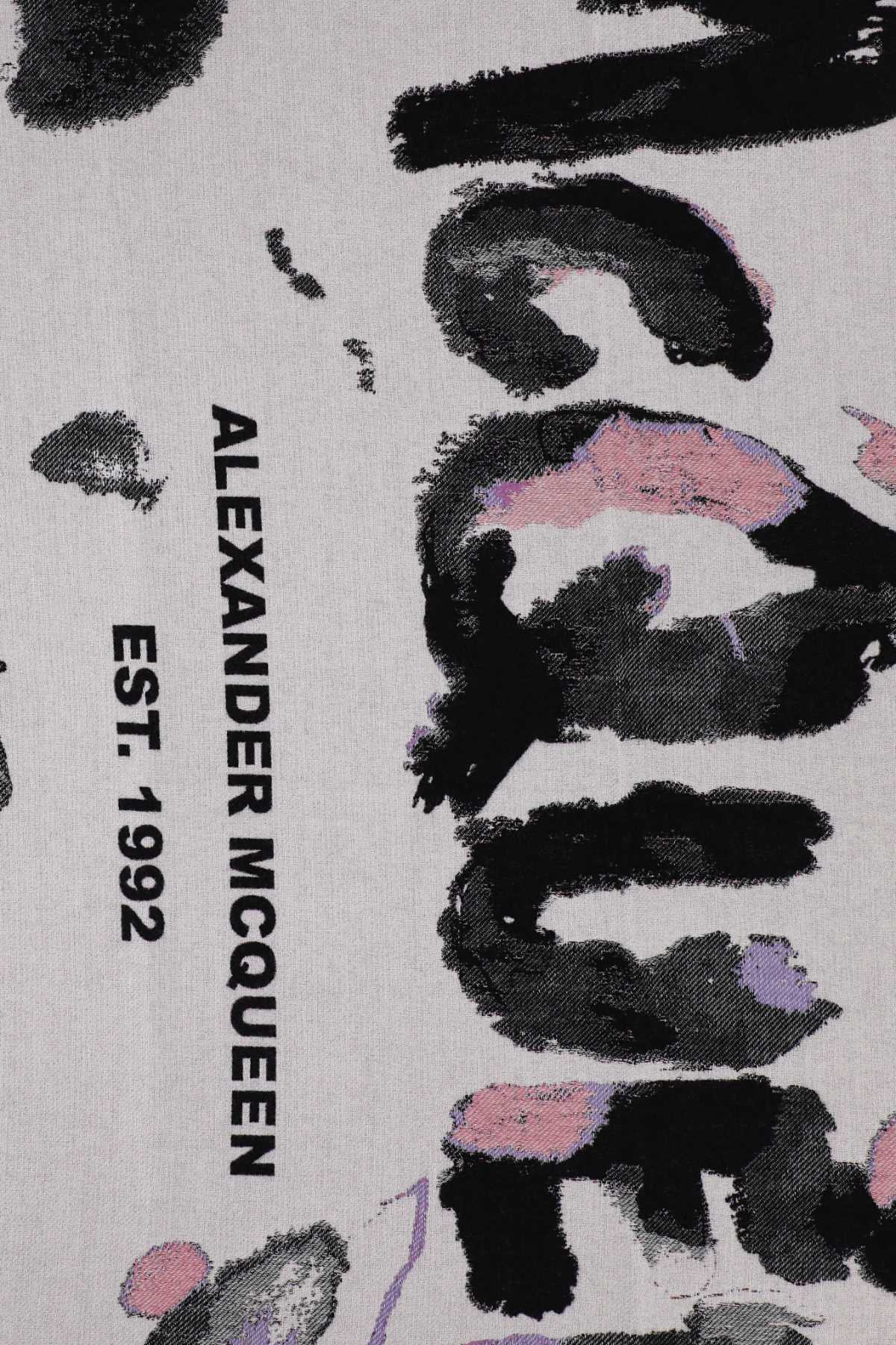 マフラー・ストール alexander mcqueen Embroidered wool blend blanket Alexander McQueen Embroidered Wool Blend Blanket | italist