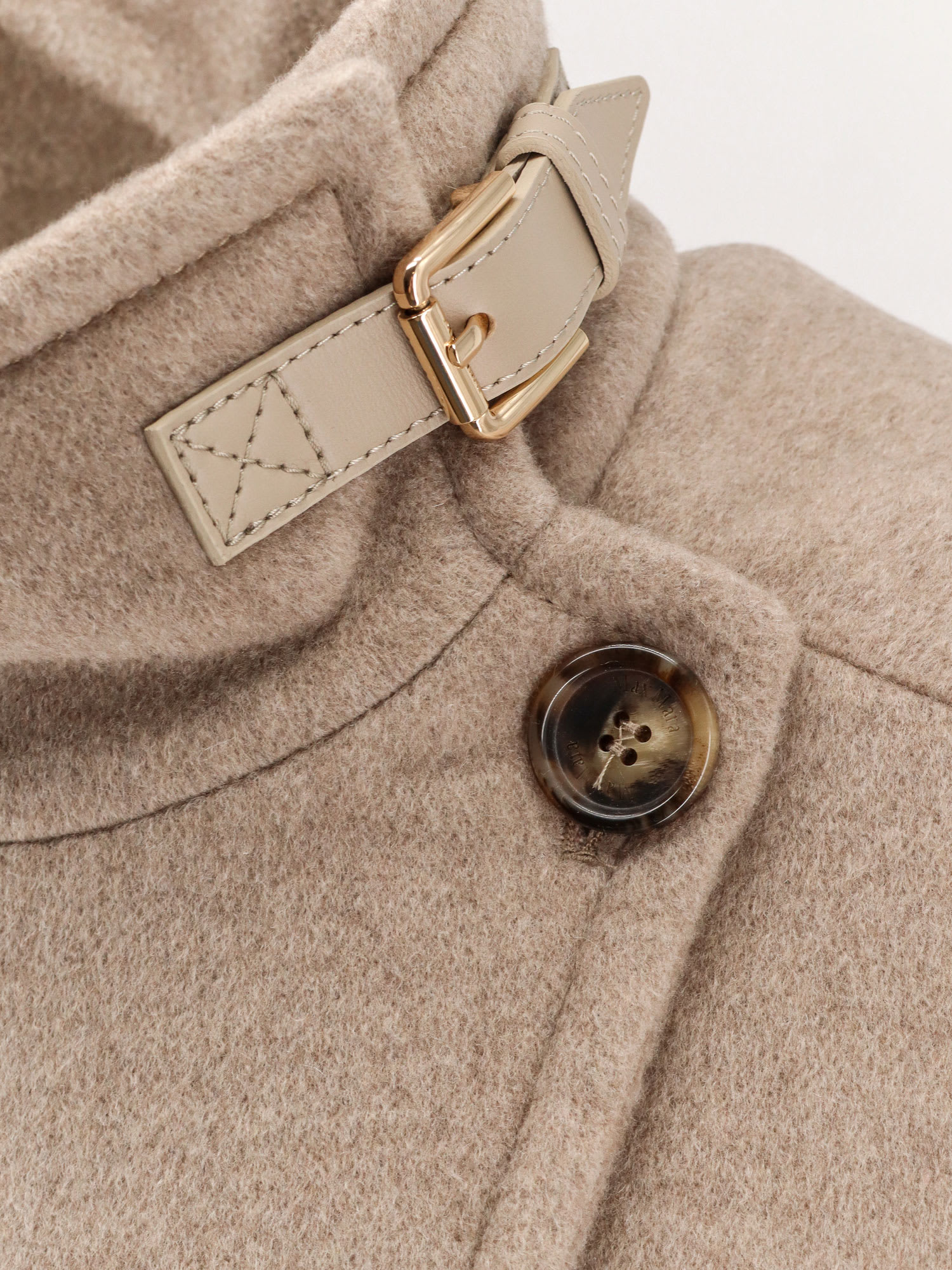 【関税&送料込】Max Mara Hand-Sewn Derrik Cashmere Cape Max Mara Hand-sewn Derrik Cashmere Cape | italist