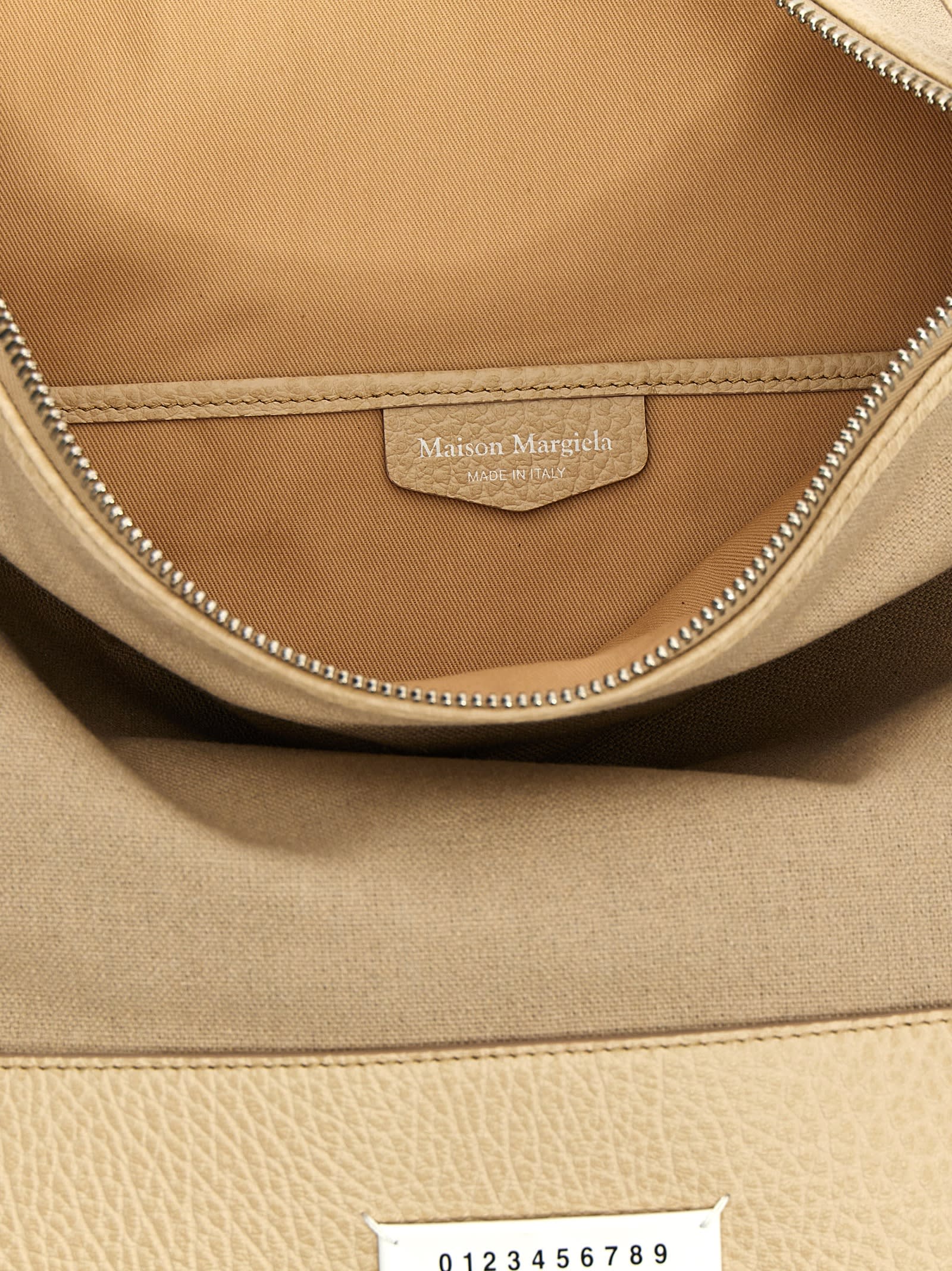 【関税＆送料込み】Maison Margiela '5Ac Hobo Medium' Crossb Maison Margiela 5AC Crossbody Bag | Black | FARFETCH