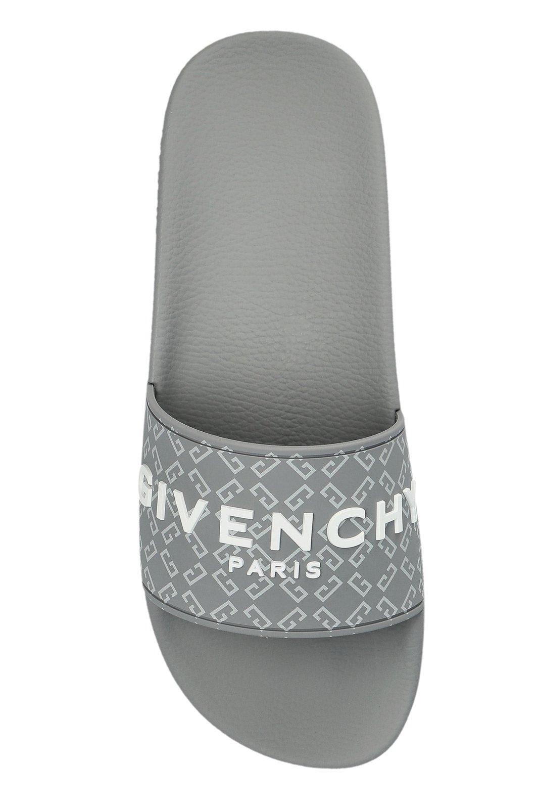 GIVENCHY ロコハッチモノクラムサンタル CBH301TH1UC 001 Givenchy logo-embossed Slides | Black | FARFETCH