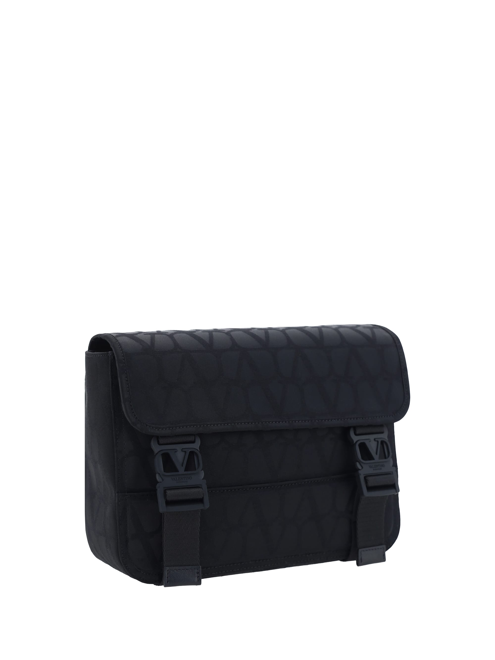 【VALENTINO GARAVANI】デジタル レザー ロゴ ケース＊関税込み Valentino Garavani Black Iconographe Crossbody Bag | italist