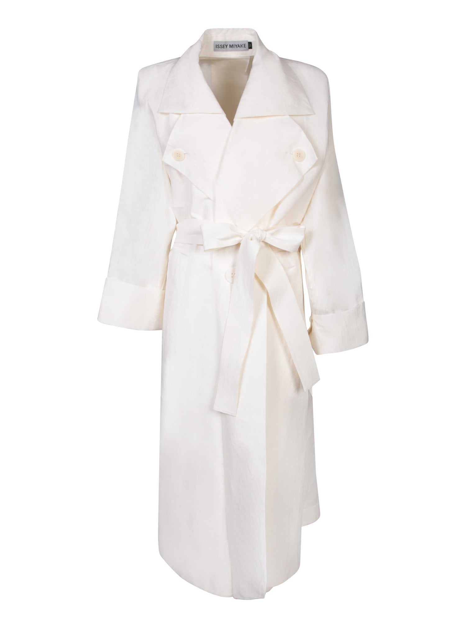 【送料&関税込】Issey Miyake Oversize White Trench Coat Issey Miyake Oversize White Trench Coat | italist