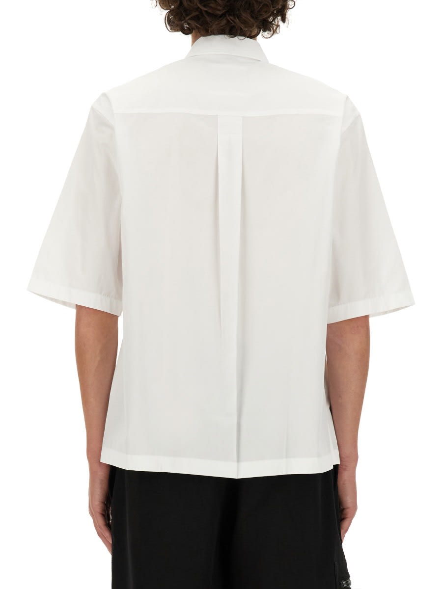 Tシャツ・カットソー Moschino FW24 UPSIDEDOWN LOGO SHIRT (02267035_1001) Moschino Upsidedown Logo Shirt | italist