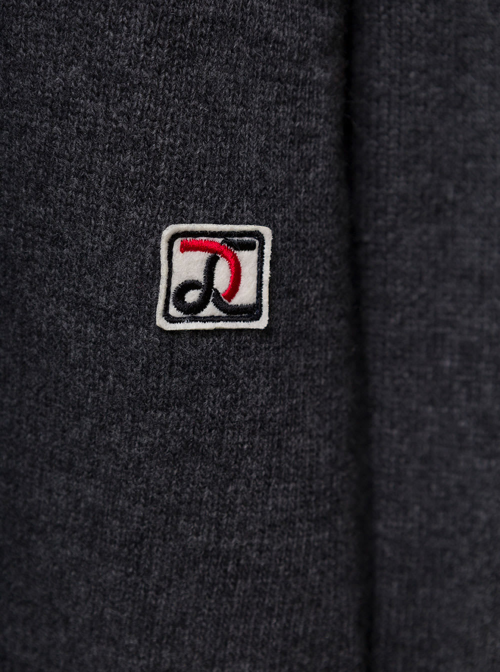 Low Classic V-neck Logo Knit Top | italist