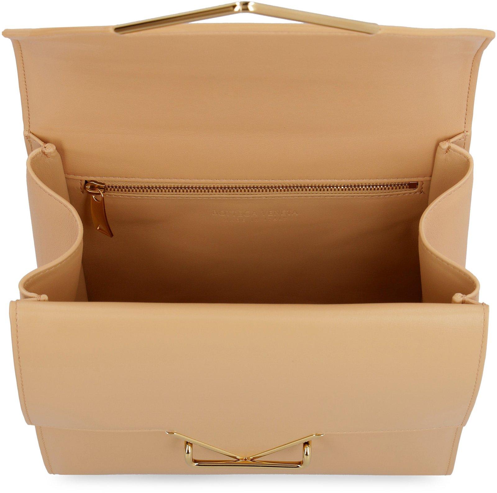 ショルダーバッグ・ポシェット BOTTEGA VENETA SS21 THE CLIP BAG (652391_V0I422700) Bottega Veneta The Clip Shoulder Bag | italist