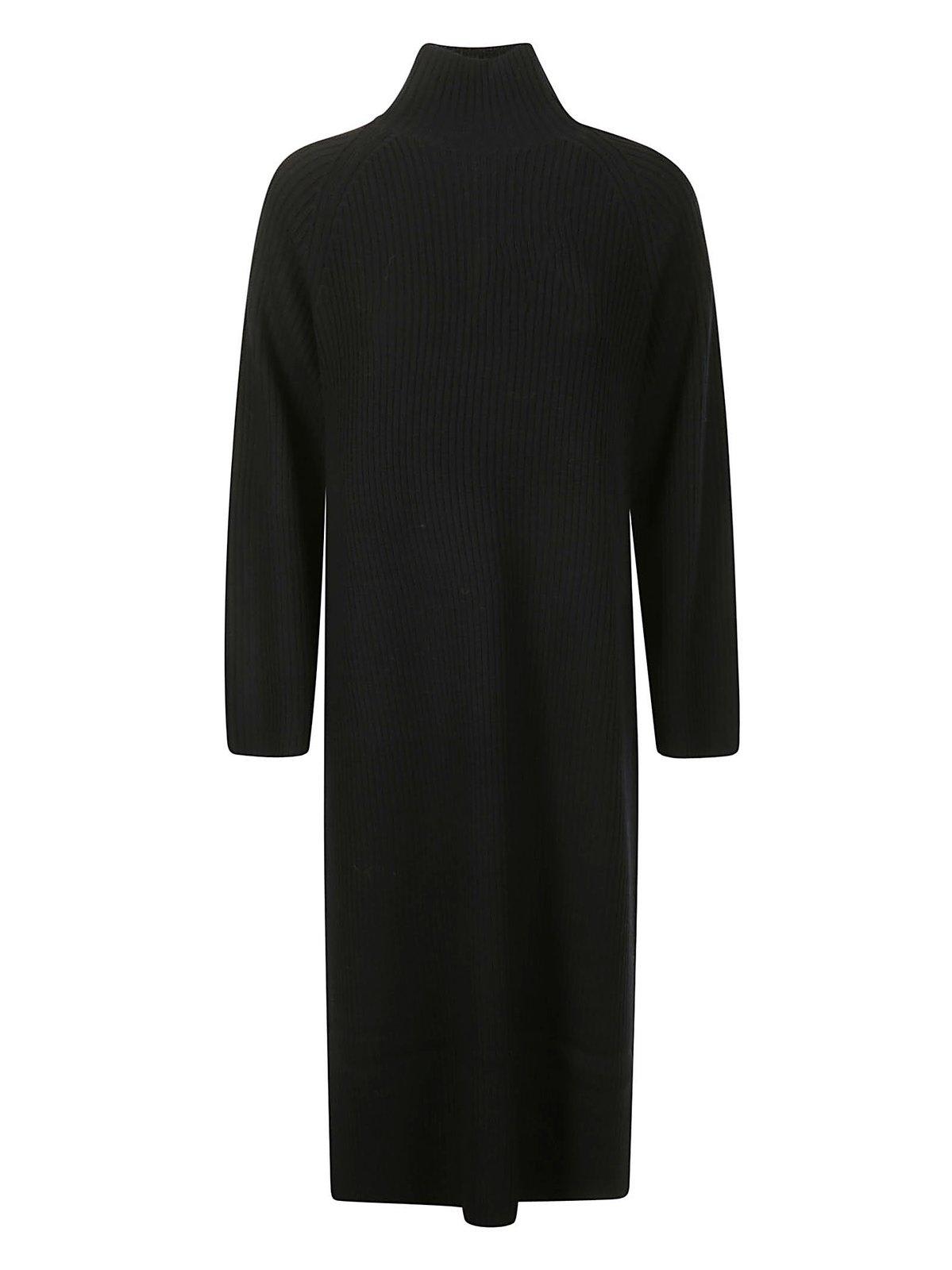 long-sleeved knitted dress