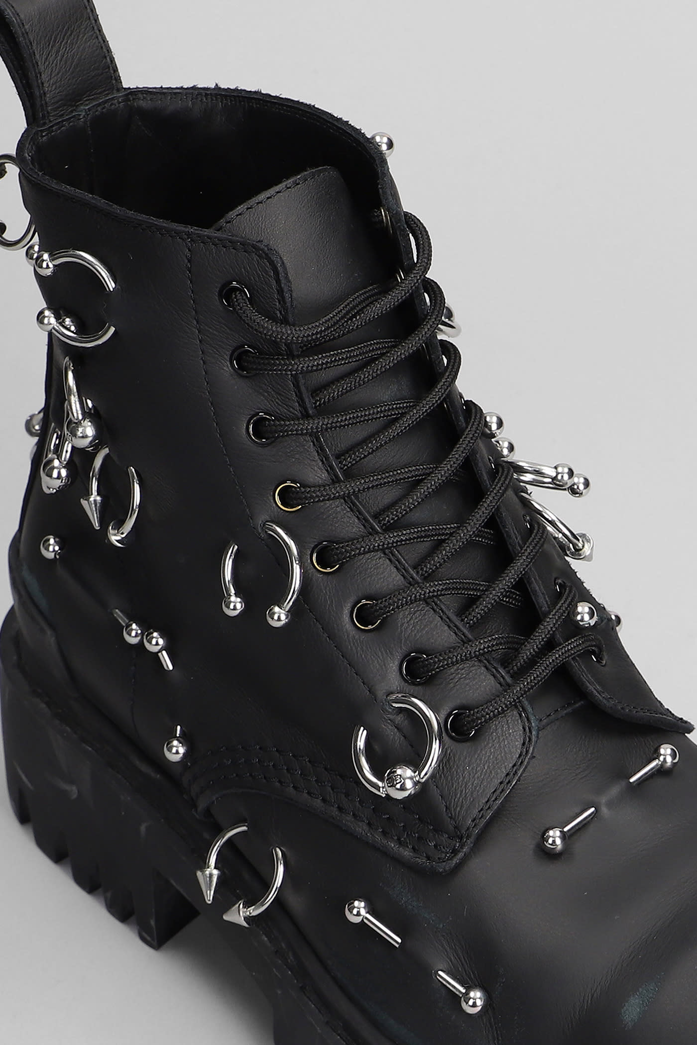 靴 balenciaga Strike Pierced Leather Boots Balenciaga Strike Piercing Combat Boots In Black Leather | italist