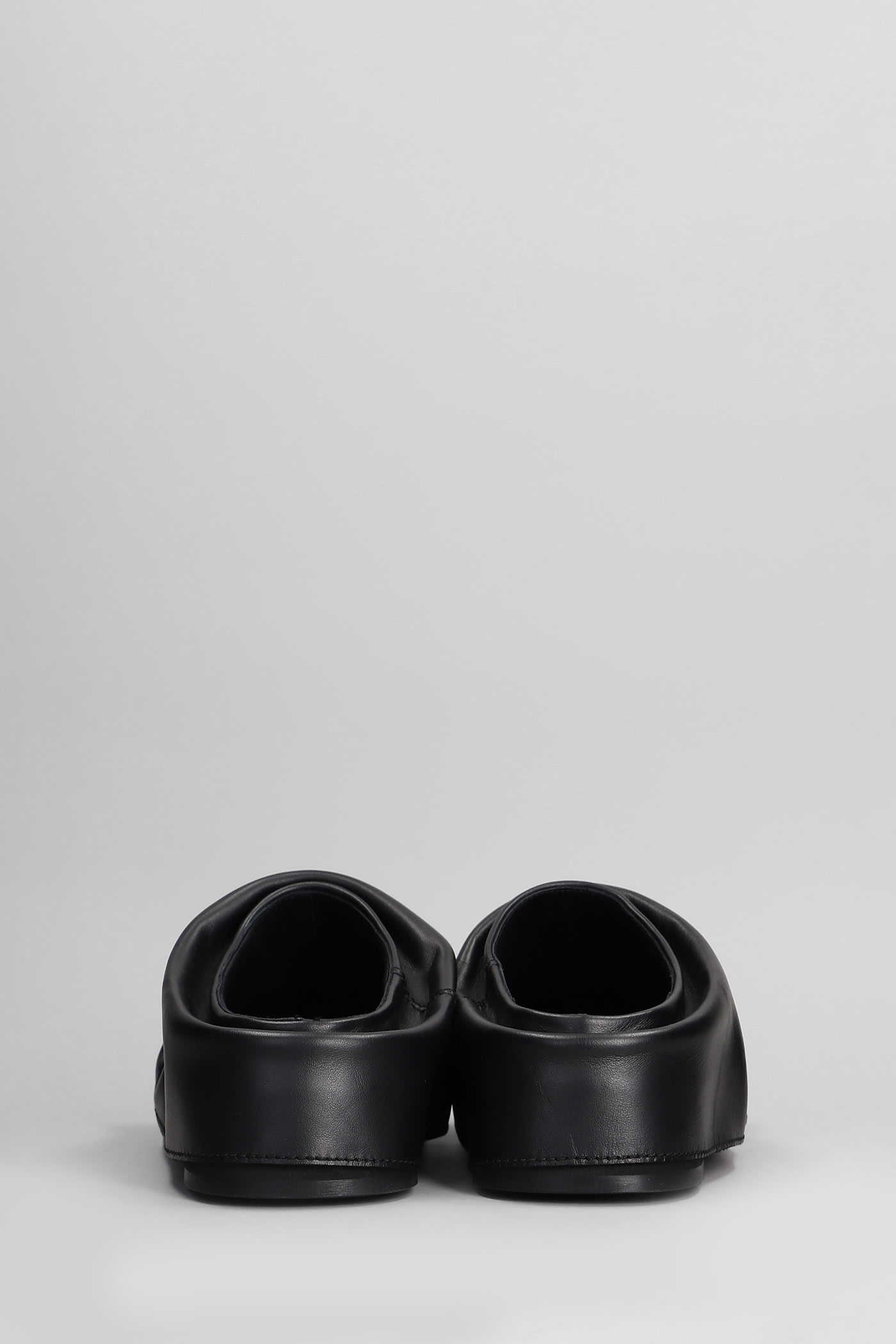 サンダル・ミュール THE ATTICO Black Leather Mini Robin Slippers The Attico Mini Robin Slipper-mule In Black Leather