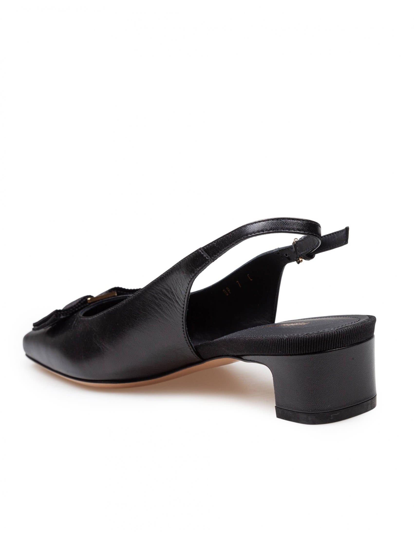 【送料&関税込】Ferragamo Slingback Rivalda In Black Leather Ferragamo Slingback Rivalda In Black Leather | italist