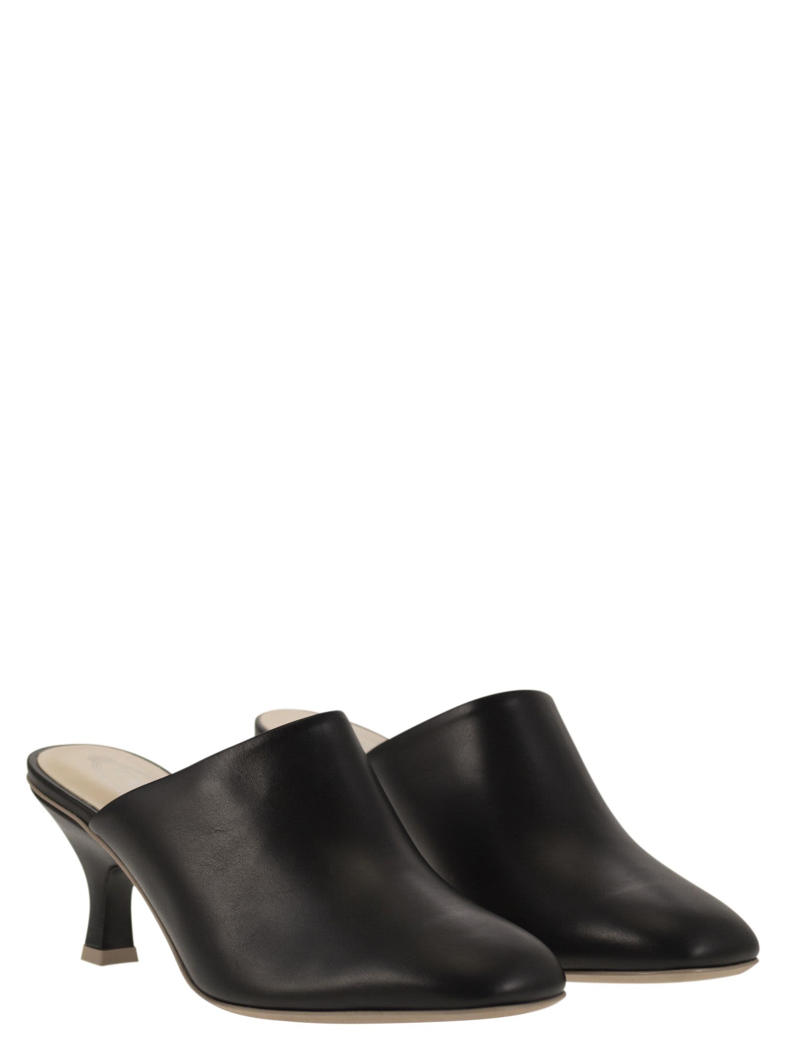 【送料&関税込】Tod's Leather Sabot Tod's Leather Sabot | italist