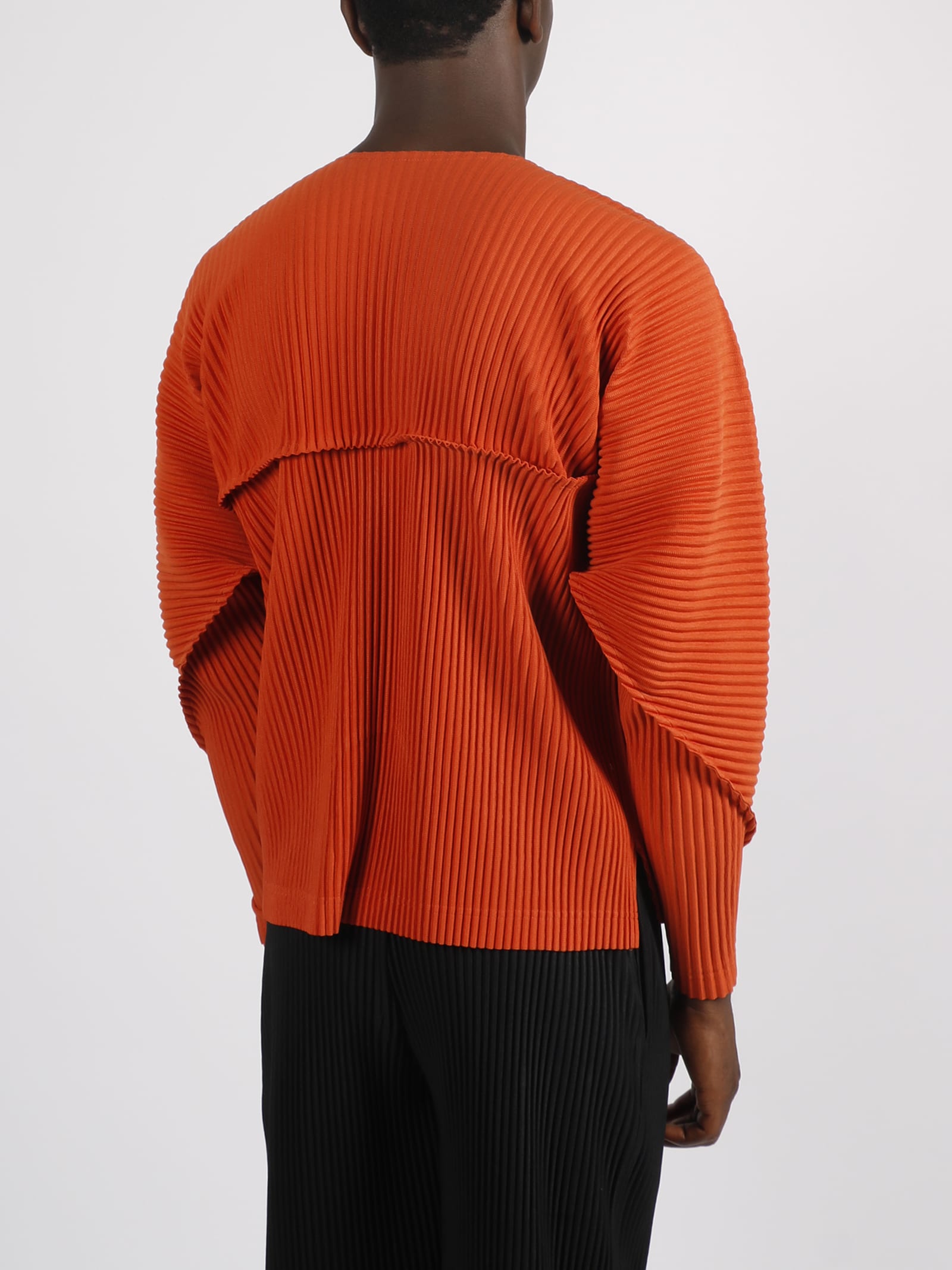 HOMME PLISSÉ ISSEY MIYAKE ARC | milduracentral.com.au