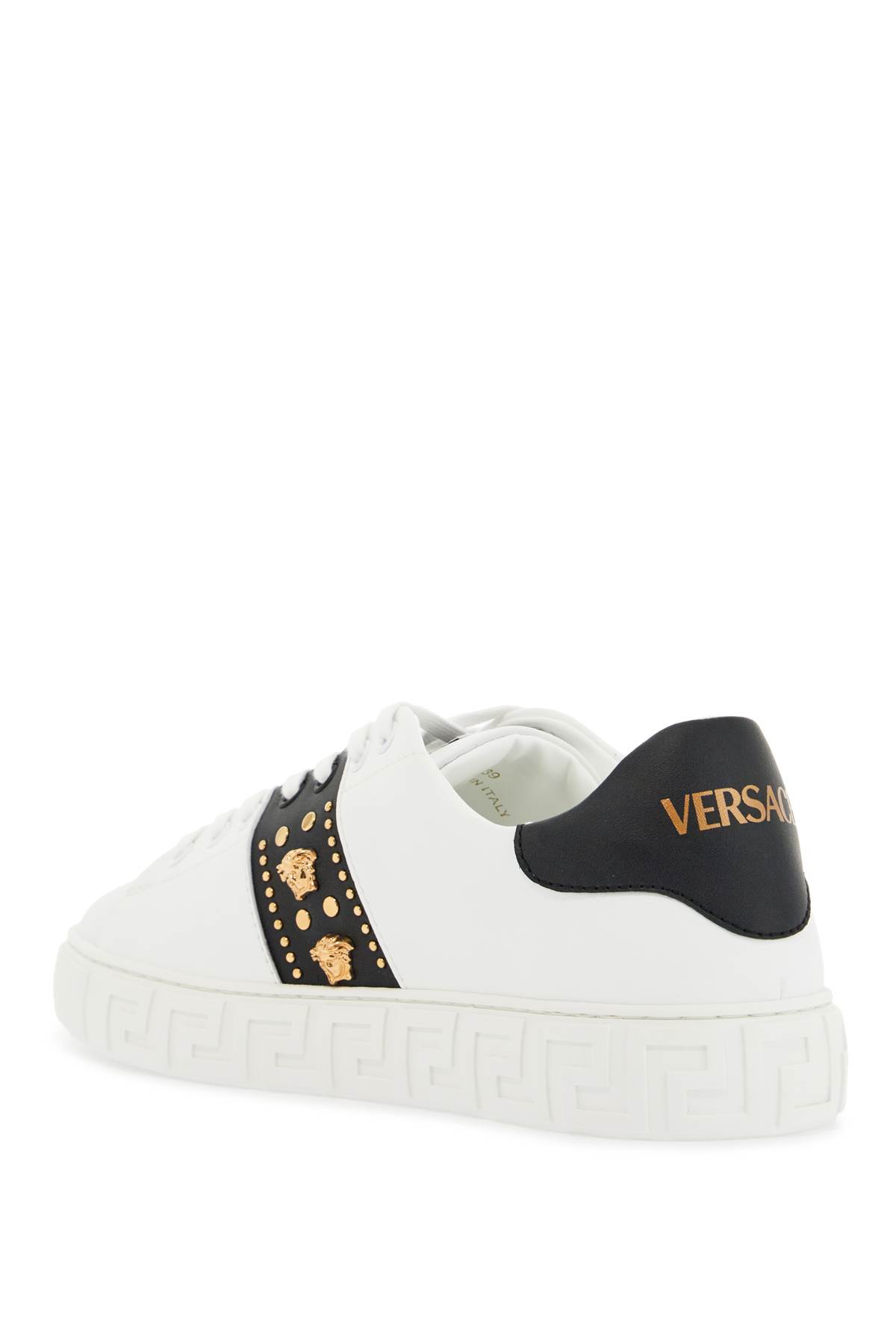 スニーカー VERSACE 'studded greek sneakers 1013568 1A13065 Versace Greca Studded Sneakers | Black | FARFETCH