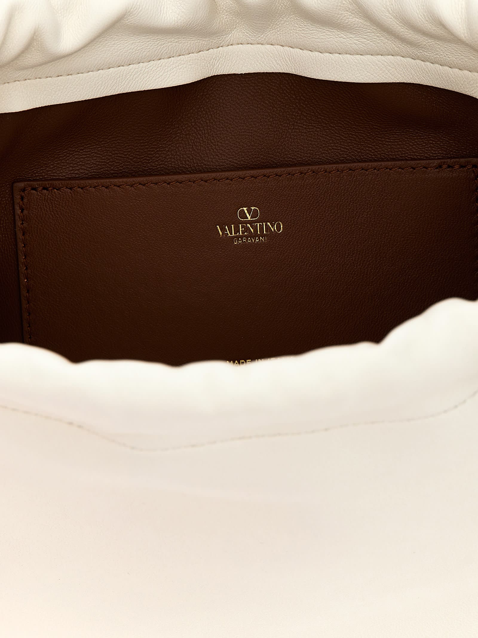 【関税込み】Valentino Garavani 'Vlogo Pouf' shoulder bag Valentino Garavani 'vlogo Pouf' Shoulder Bag | italist
