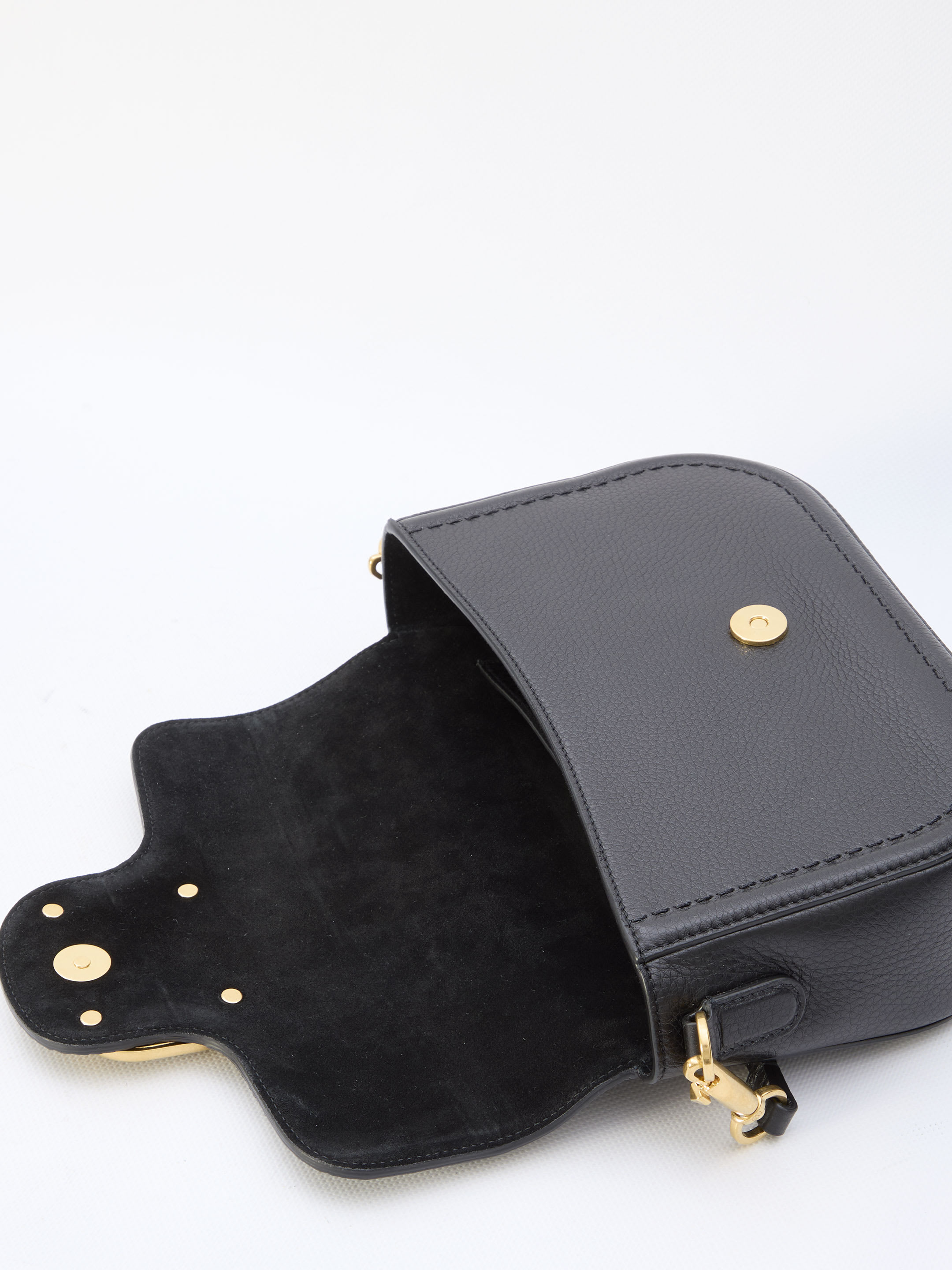 Valentino Garavani ミディアムハンドバッグ ブラック FW24/25 Valentino Garavani Black Leather Rockstud Handbag | italist