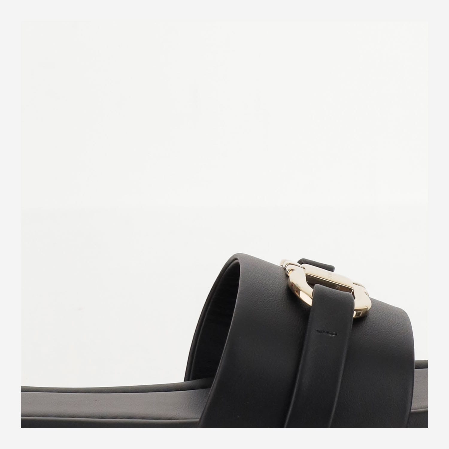 サンダル・ミュール Ferragamo Leather Flat Sandals With Logo Ferragamo Leather Flat Sandals With Logo | italist