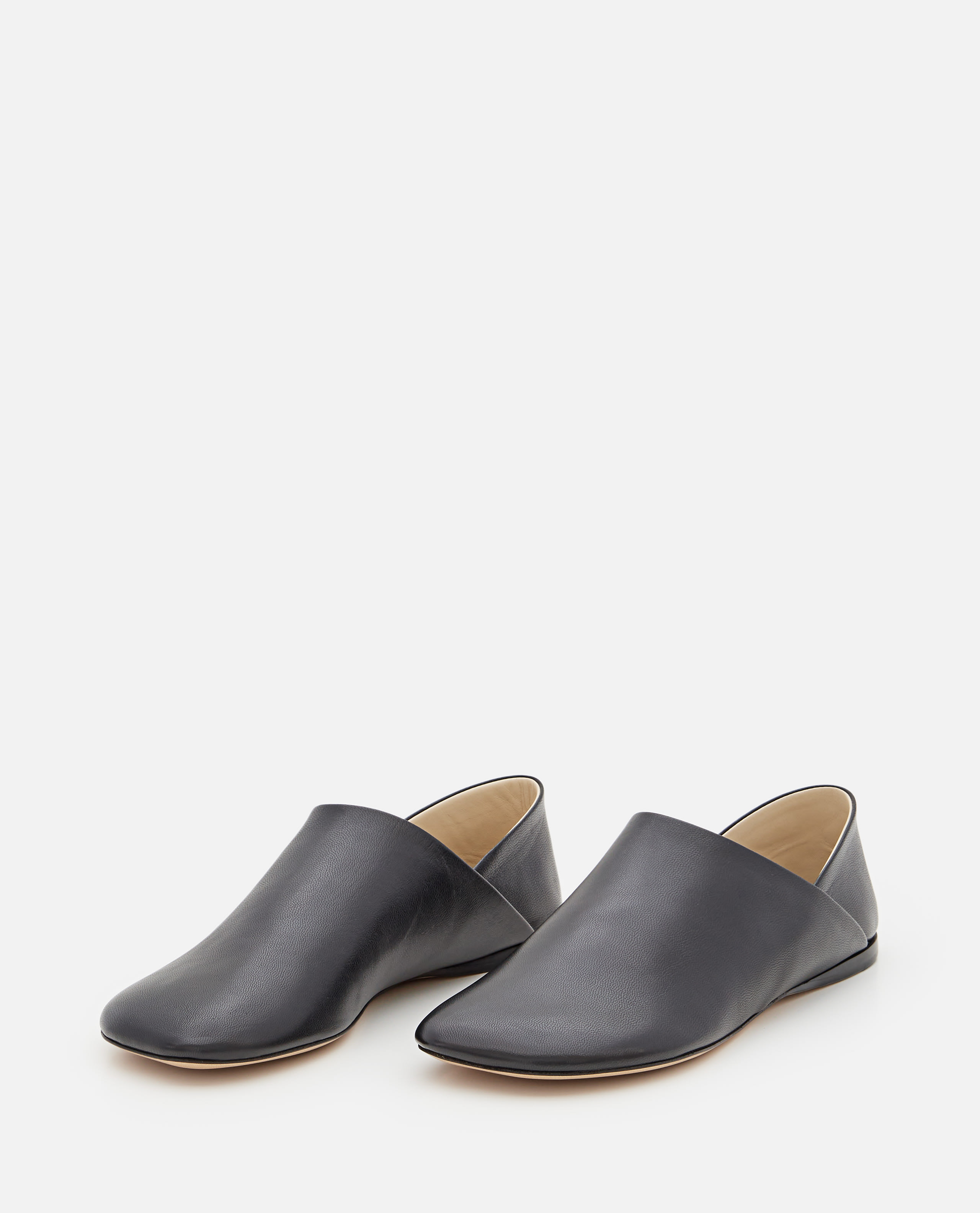VIP【送料関税込】LOEWE Loewe Toy Leather Slippers Loewe Toy Leather Slippers | italist