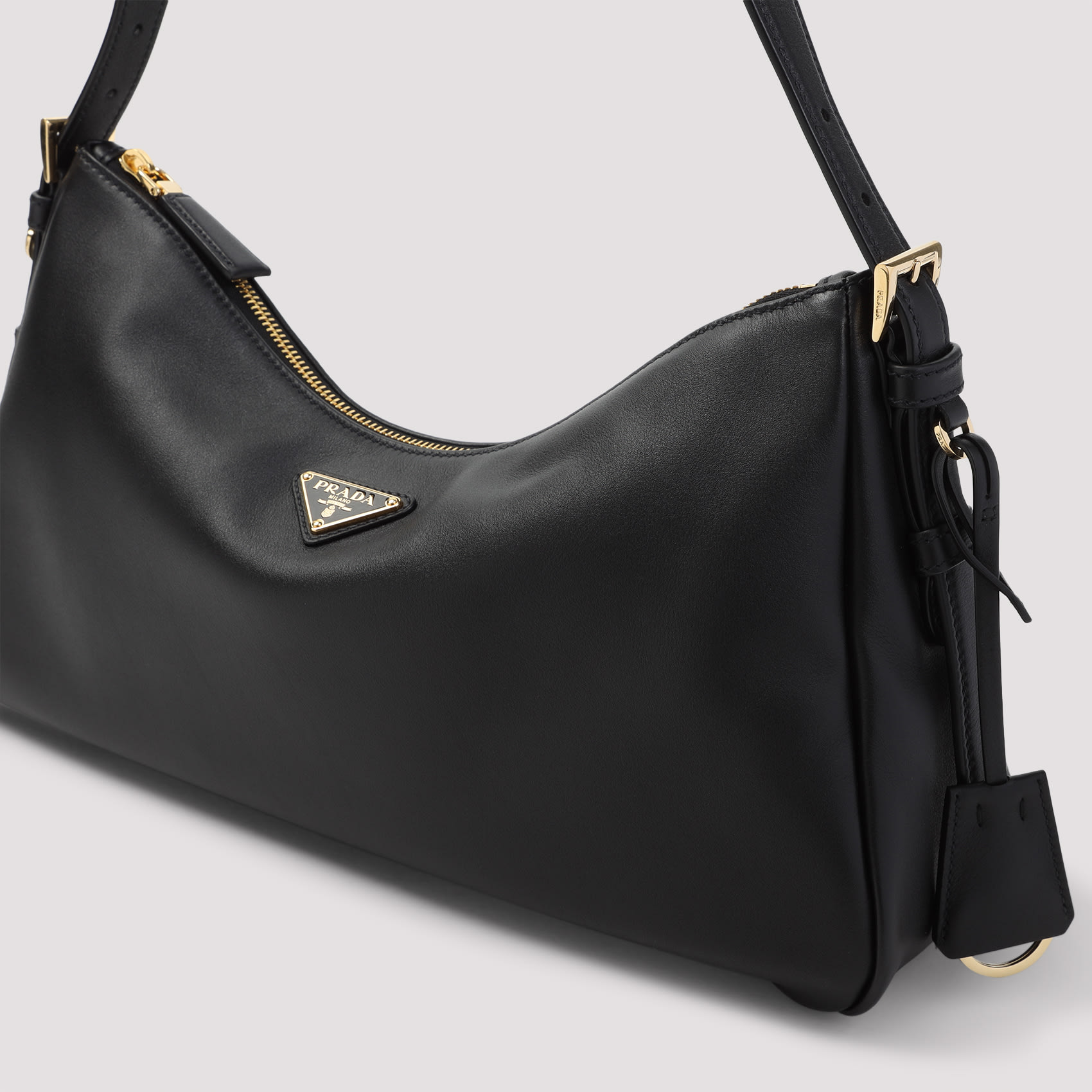 ◆送料・関税込◆PRADA AIMEE ショルダーバッグ Travertine Prada Aimée Large Leather Shoulder Bag | PRADA