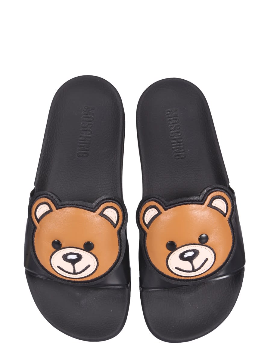サンダル・ミュール Moschino SS22 SLIDE TEDDY BEAR SANDALS (MA28662G0E_M14000) Moschino Slide Teddy Bear Sandals | italist