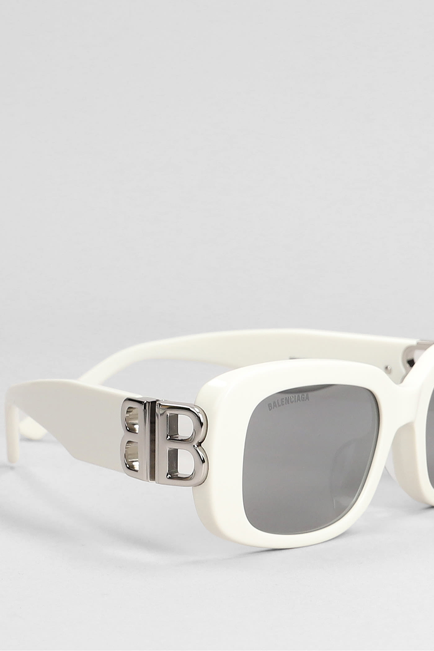 Balenciaga Eyewear Dyn Sq 2.0 Sunglasses In White Acetate