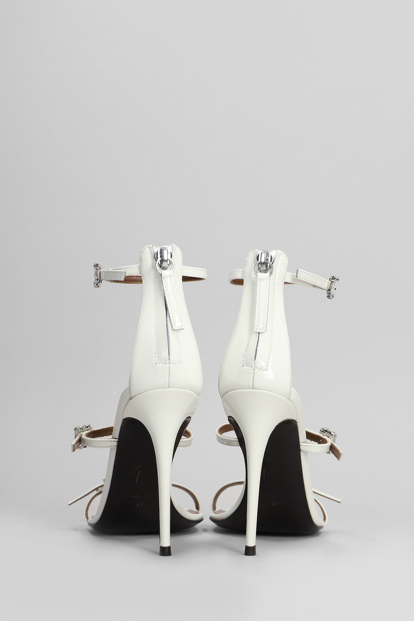 サンダル・ミュール GIUSEPPE ZANOTTI Women Sandals 410466 I400005 WHITE Giuseppe Zanotti Sandals In White Patent Leather | italist