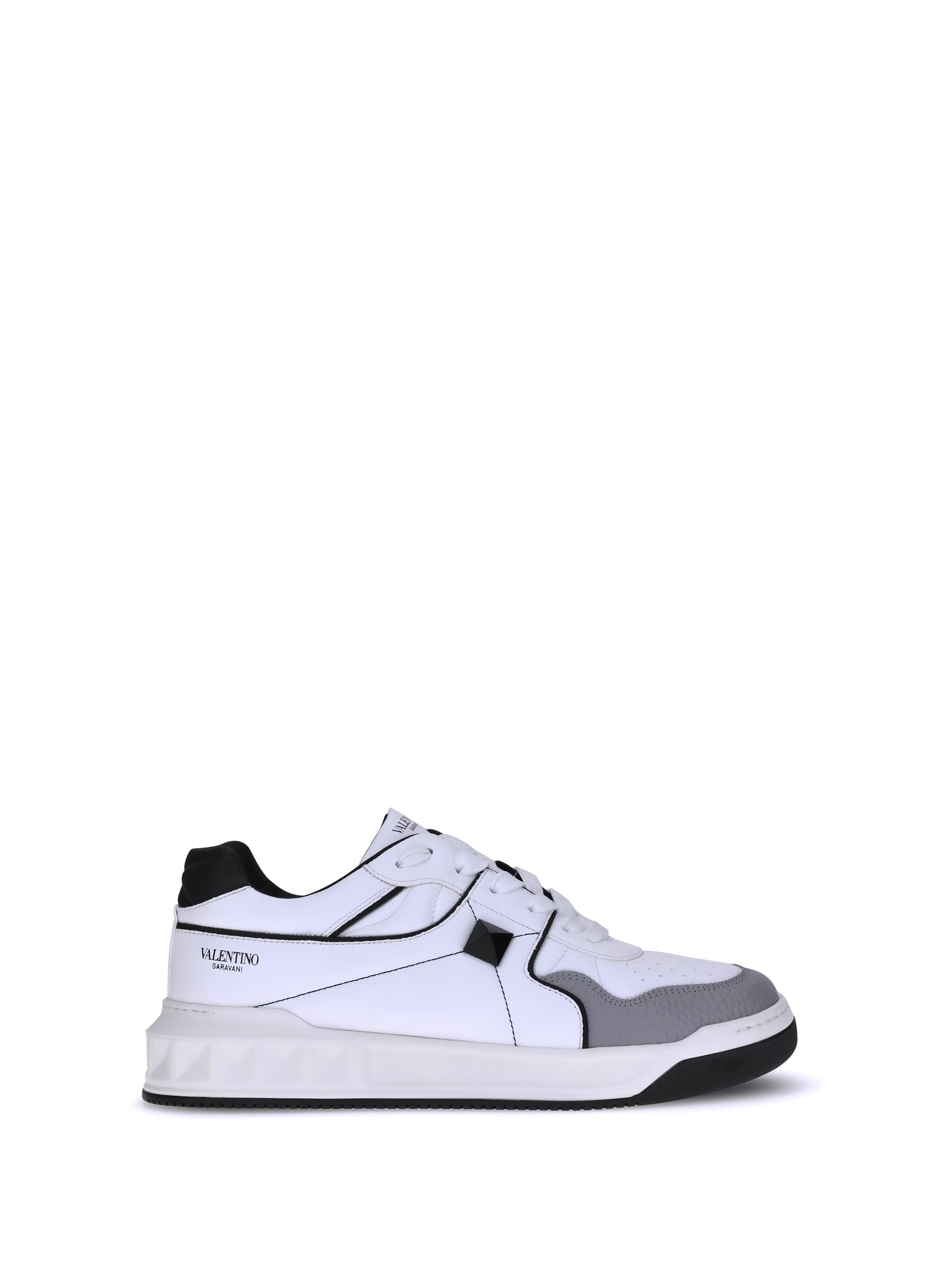 スニーカー ONE STUD VALENTINO の靴♪ ☆ LOW-TOP ONE STUD SNEAKER ☆ (VALENTINO