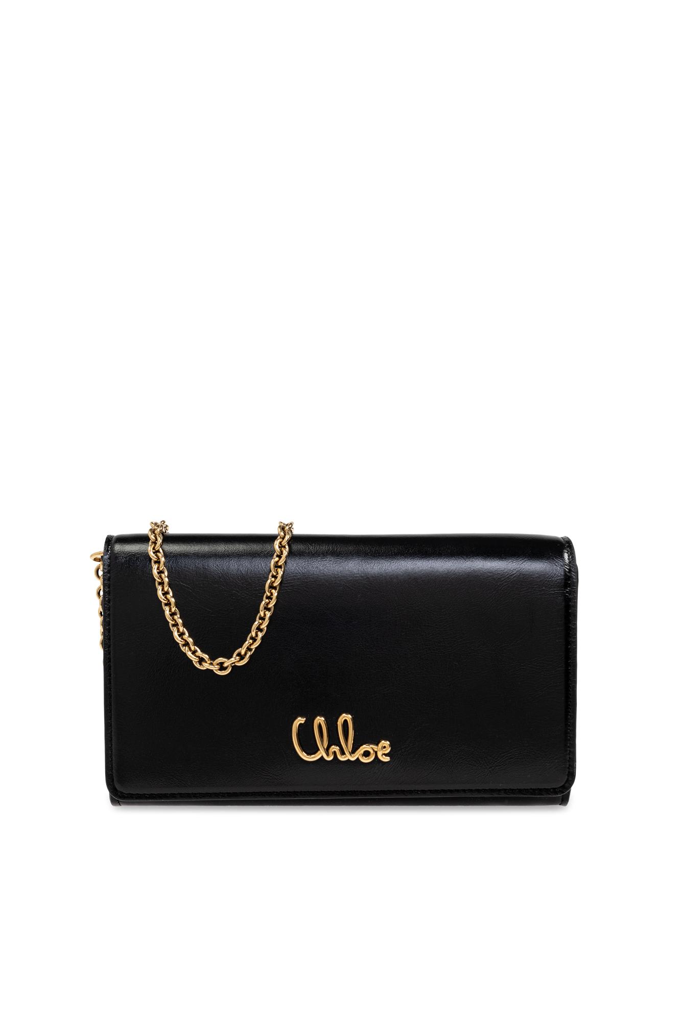 長財布 Chloe Chloe Iconic Wallet On Chain In Shiny Leather Chloé Iconic Flap Wallet On Chain in Shiny Leather in Black