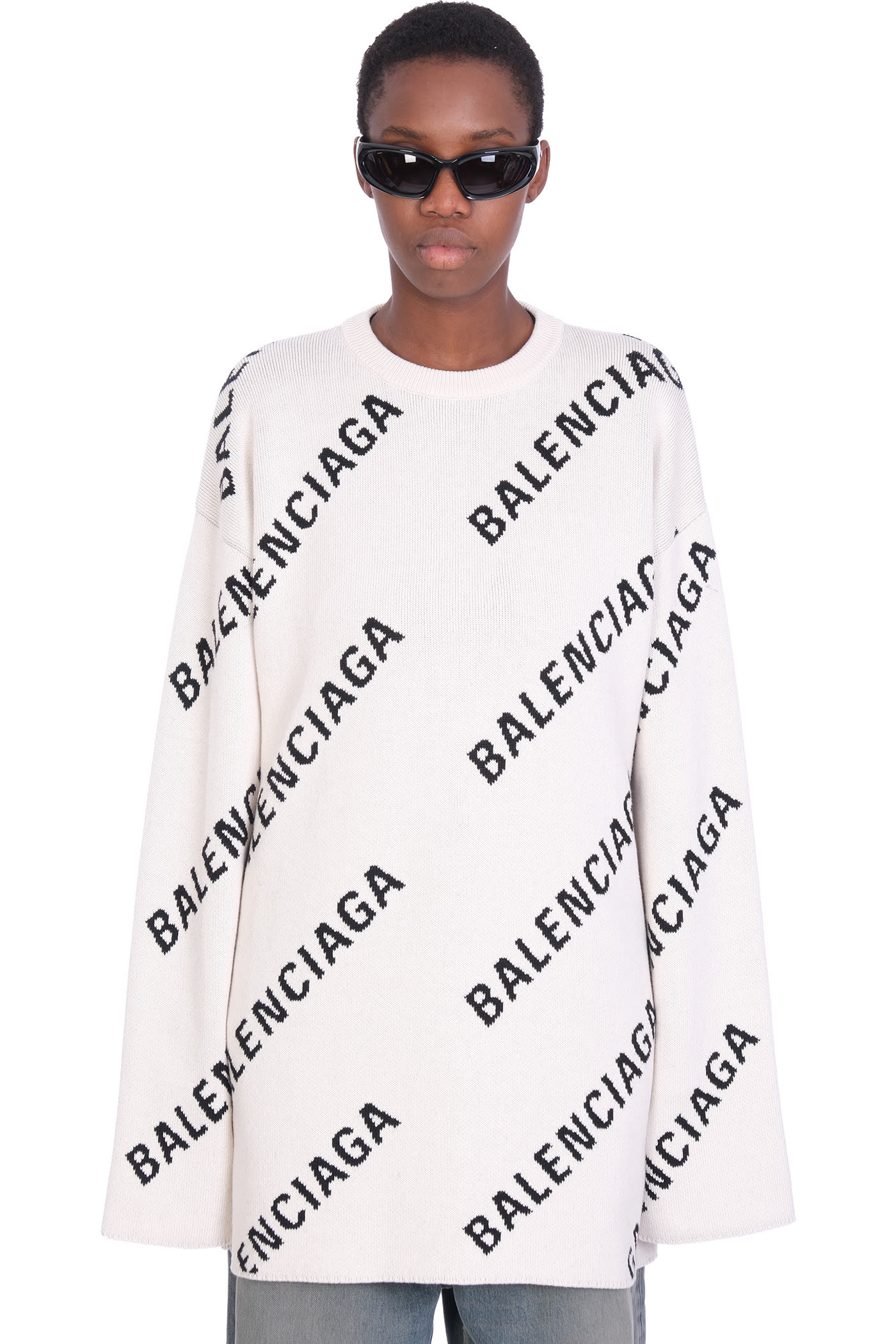 Balenciaga Allover Logo Crewneck White 657401T32009054 - 슈프라이즈