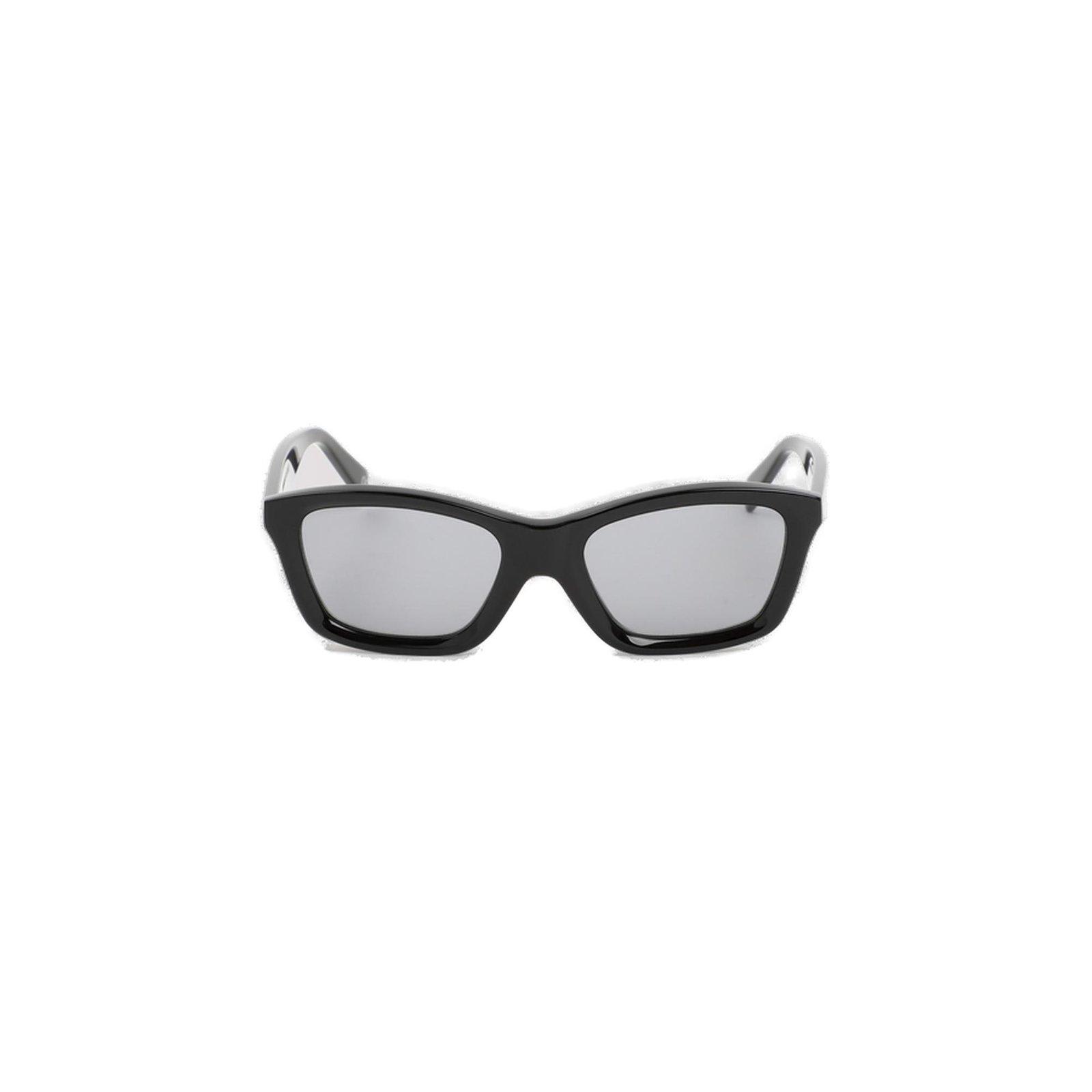 Shop Totême Rectangular Frame Sunglasses In Black