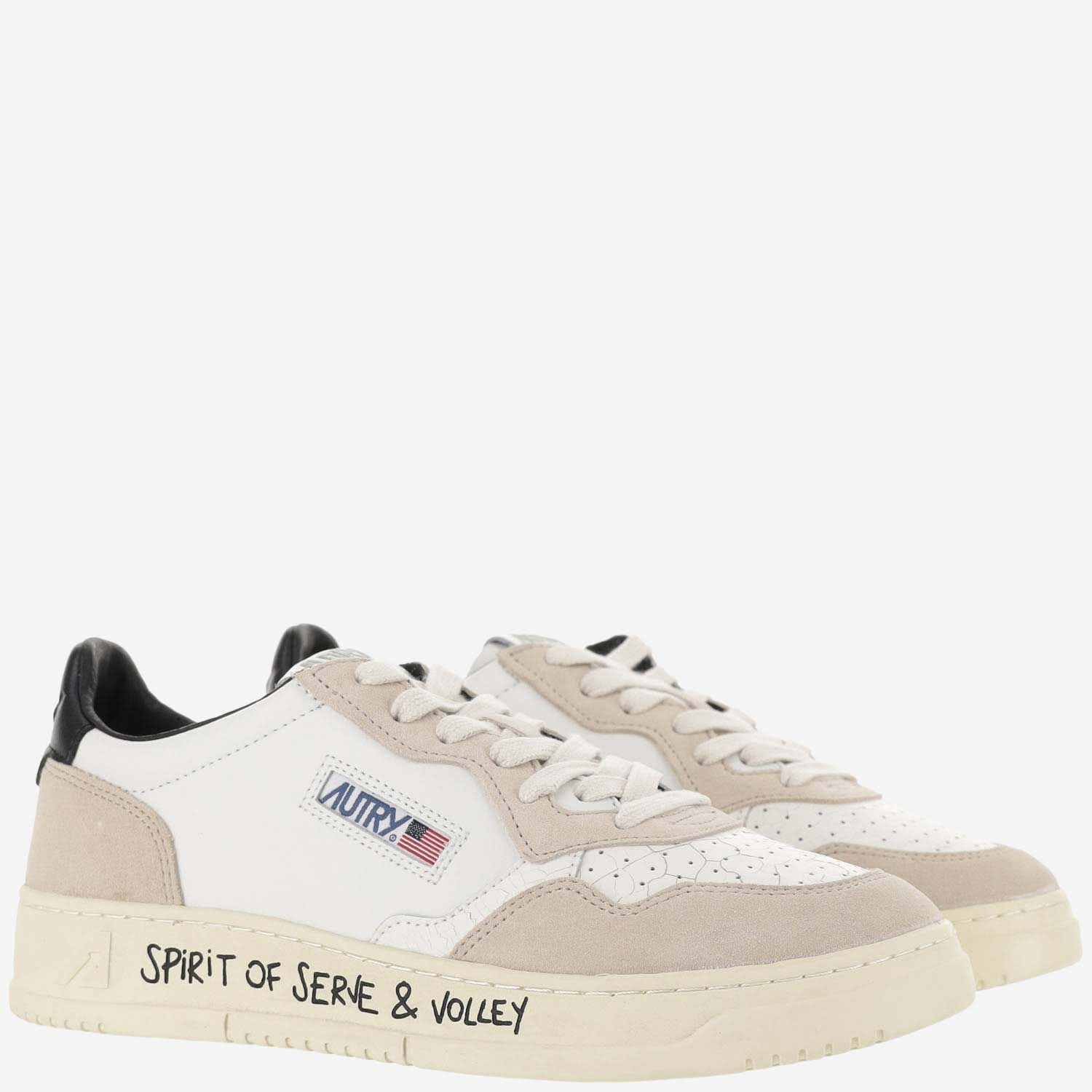 Shop Autry Low Medalist Spirit Of Serve & Volley Sneakers In Bianco