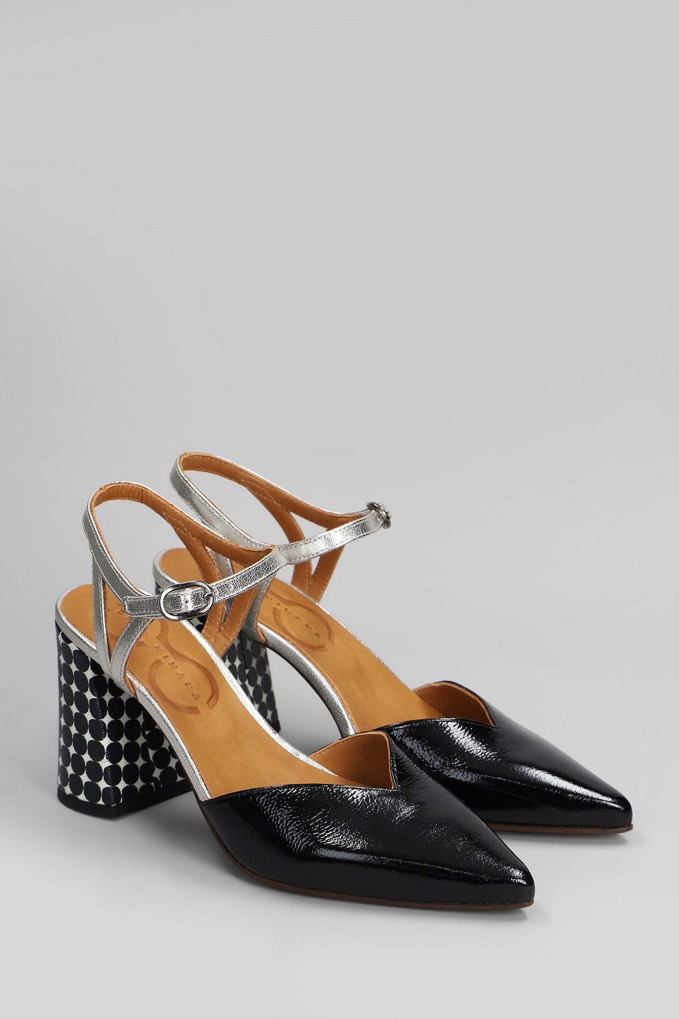 Chie Mihara Pumps In Black Patent Leather In Black