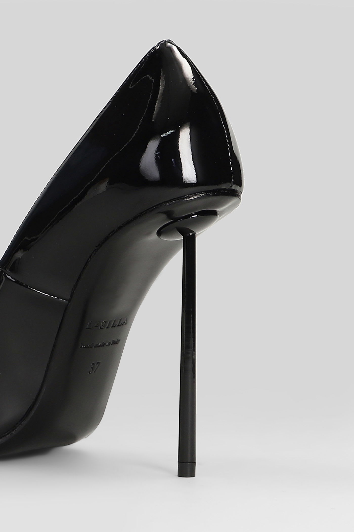 Le Silla Amelia Pumps In Black Patent Leather In Black