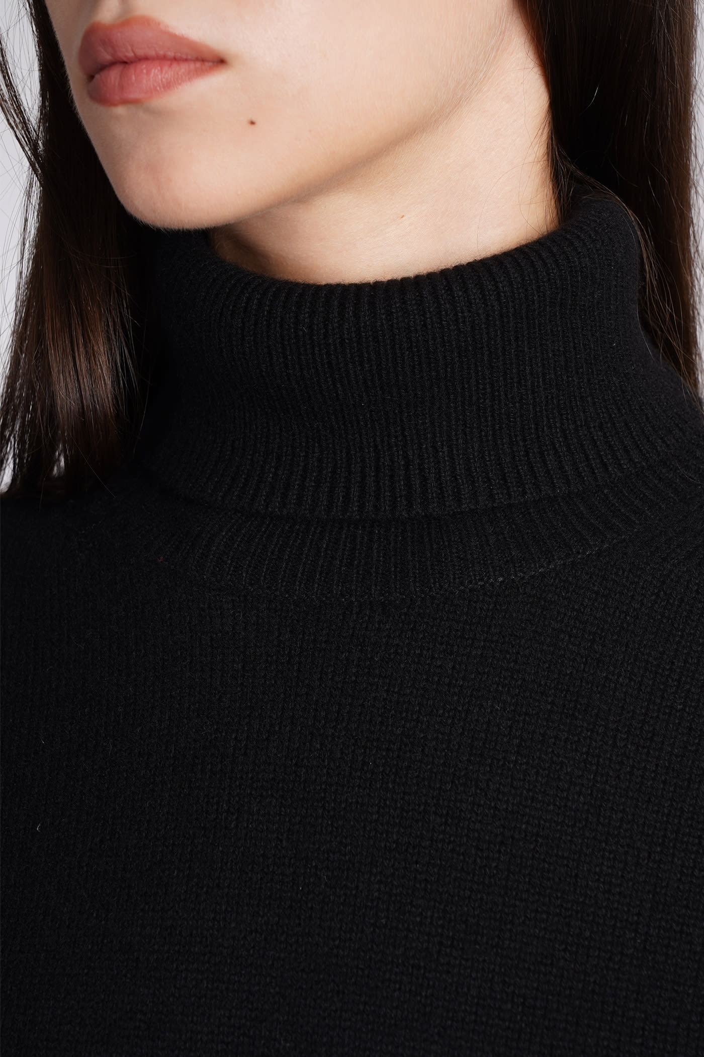 Shop Theory Knitwear In Black Cashmere