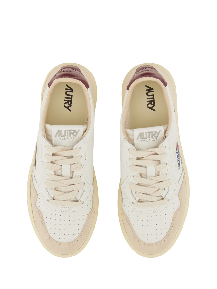 Autry Medalist Low Sneaker In Multi