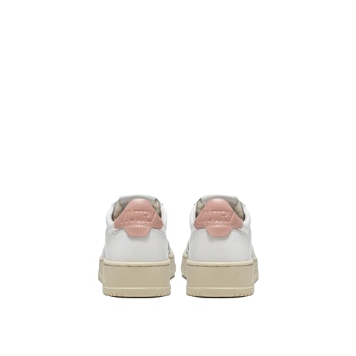 Shop Autry Medalist Low Sneakers In Bianco