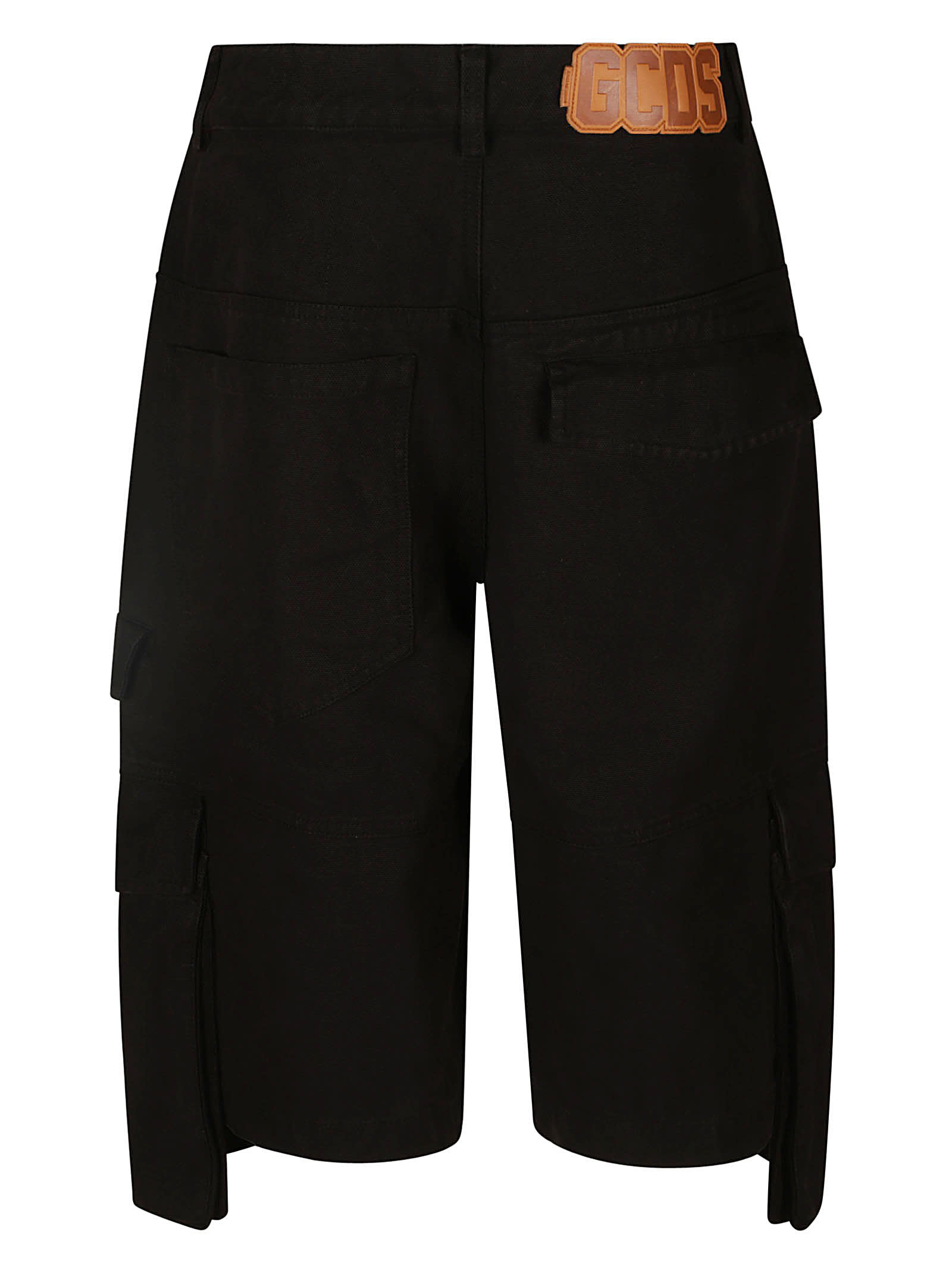 Shop Gcds Logo Patched Cargo Shorts In Nero