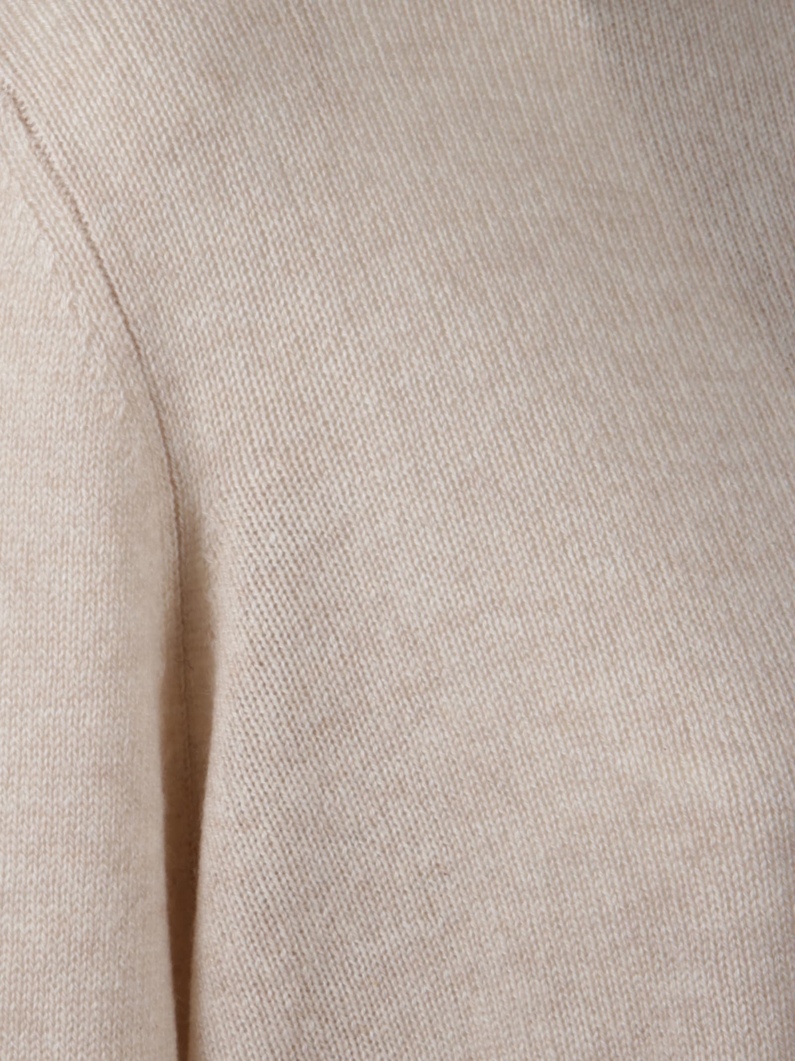 Allude Cashmere Turtleneck In Neutral