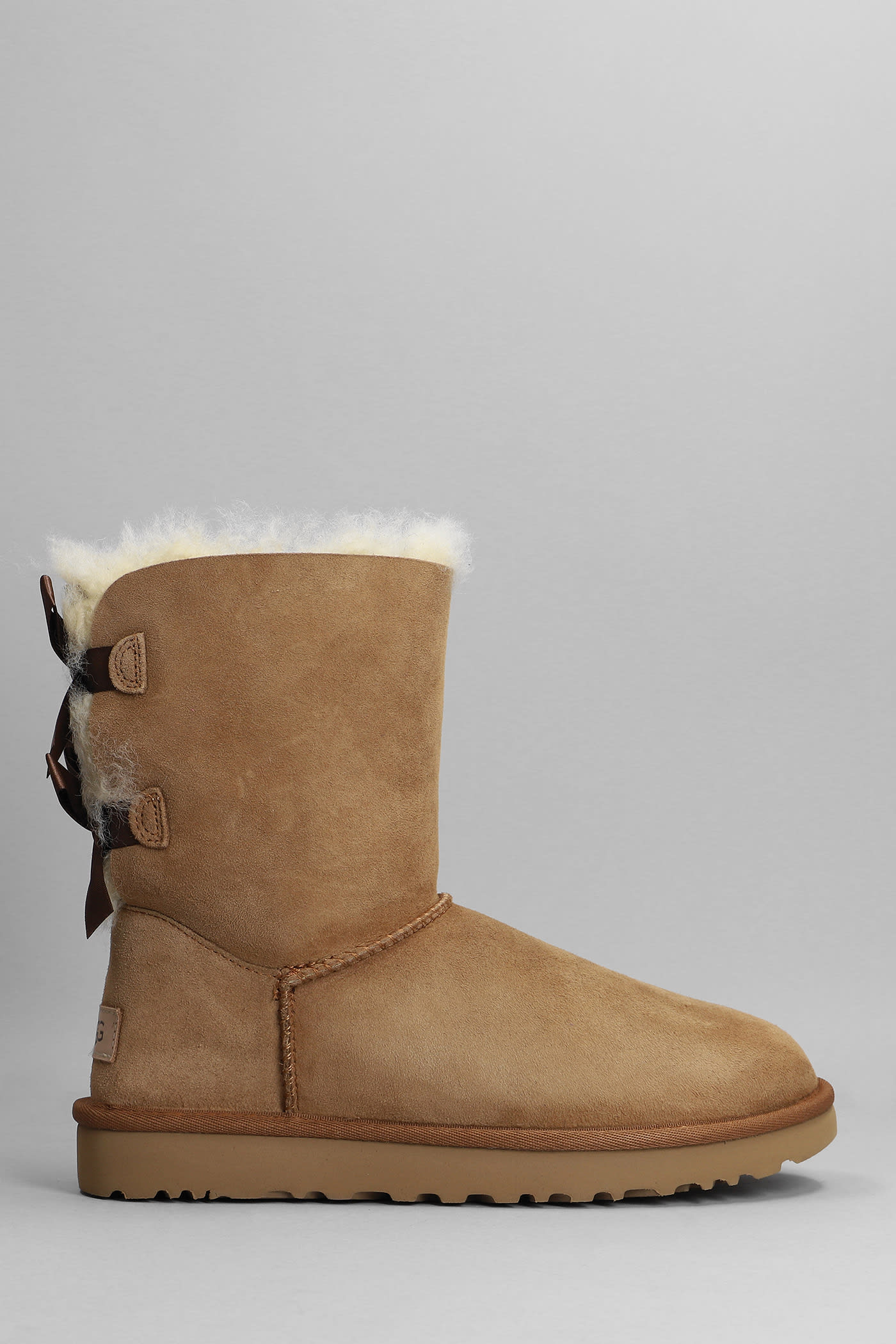 UGG BAILEY BOW II LOW HEELS ANKLE BOOTS IN LEATHER COLOR SUEDE