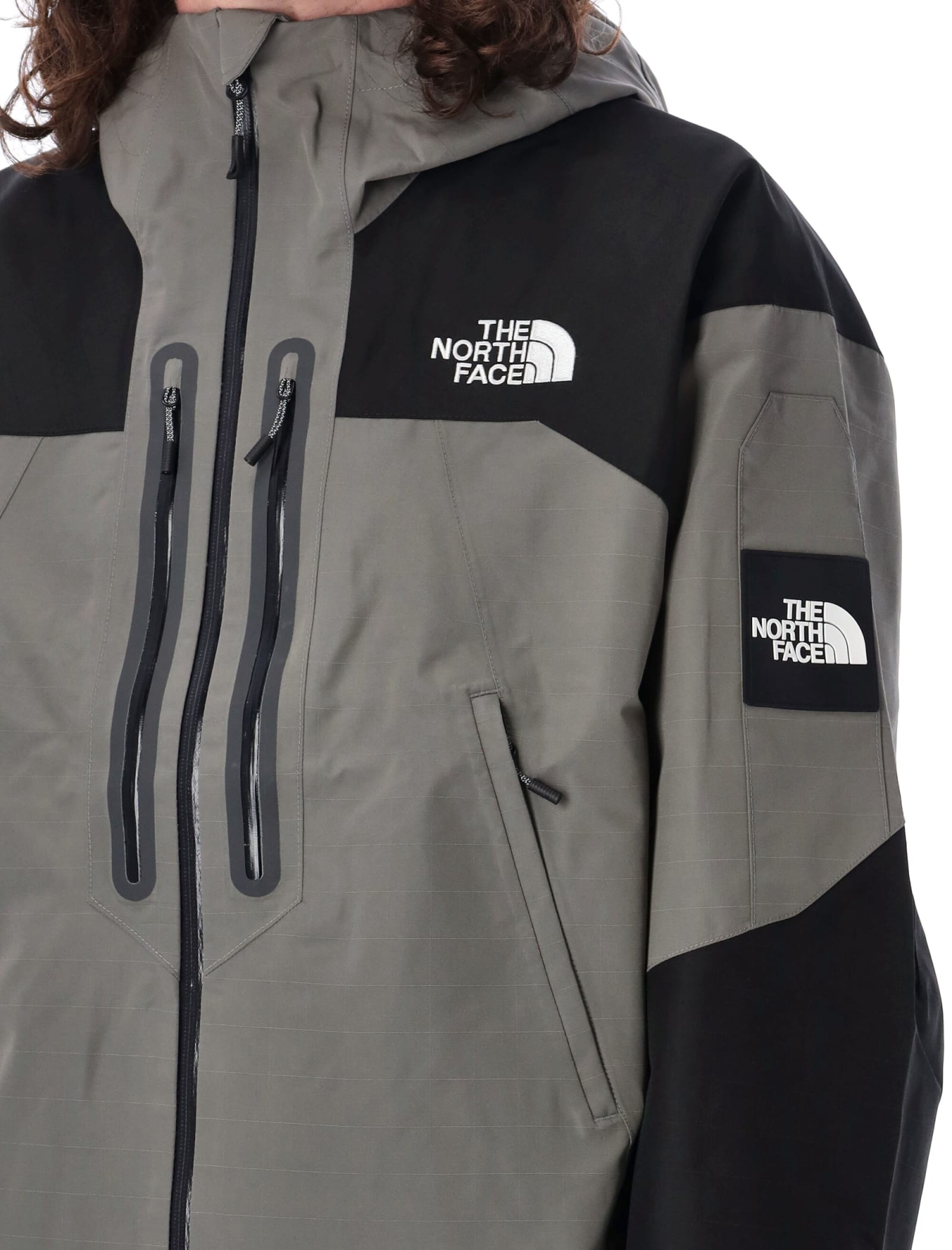 Shop The North Face Trasverse 2l Dryvent Jacket In Grey