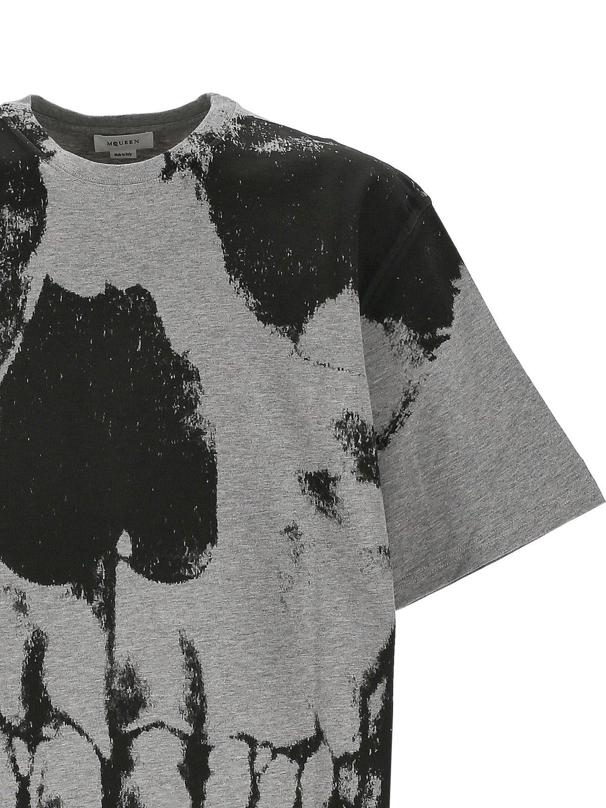 Shop Alexander Mcqueen Skull Printed Crewneck T-shirt In Grey